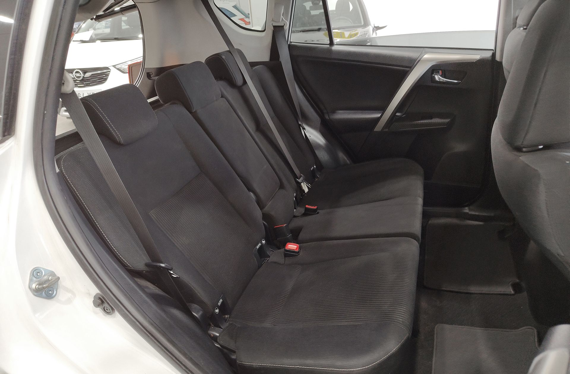 Toyota RAV4 150D Advance AWD - foto 18