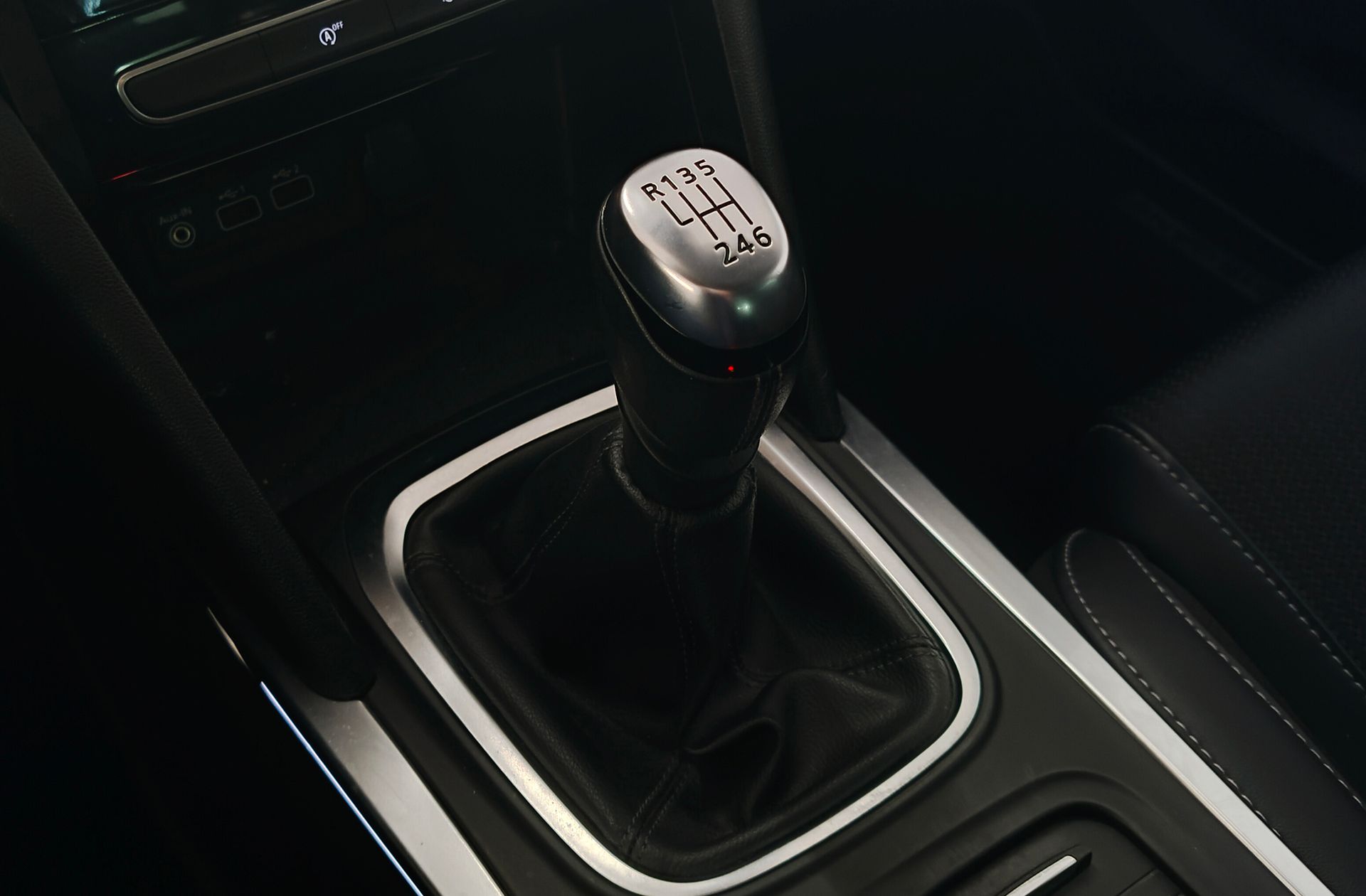 Renault Mégane Zen TCe GPF - foto 5