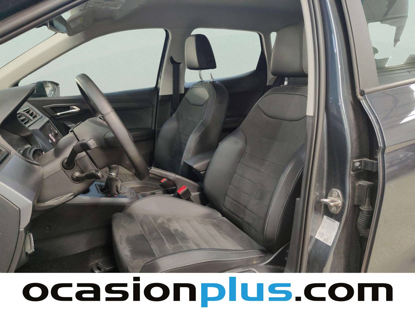 Foto asientos delanteros Seat Arona SEAT Arona 1.0 TGI Style Go2 66 kW (90 CV)