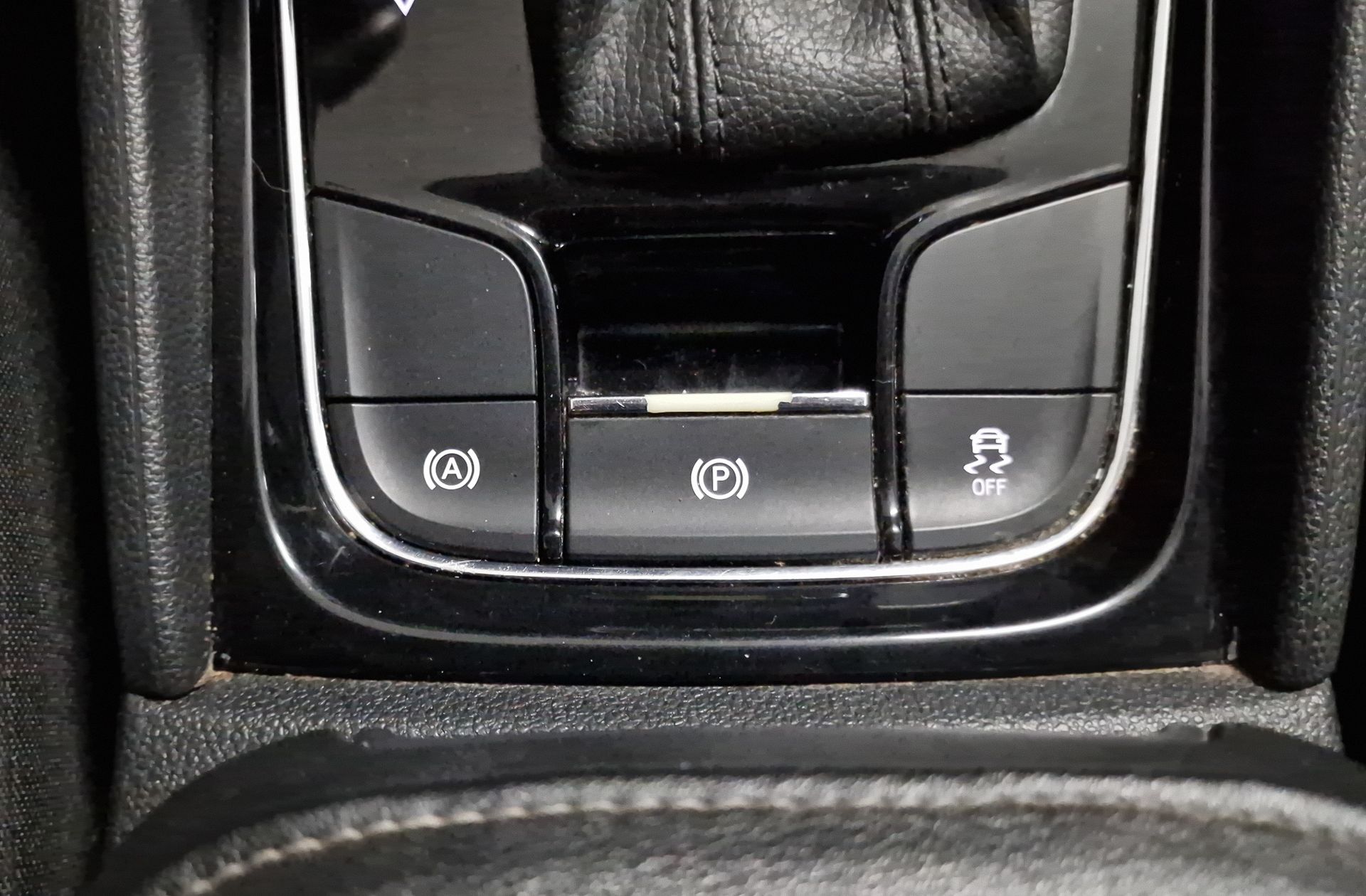 Škoda Karoq 2.0 TDI Ambition 4x4 DSG - foto 30