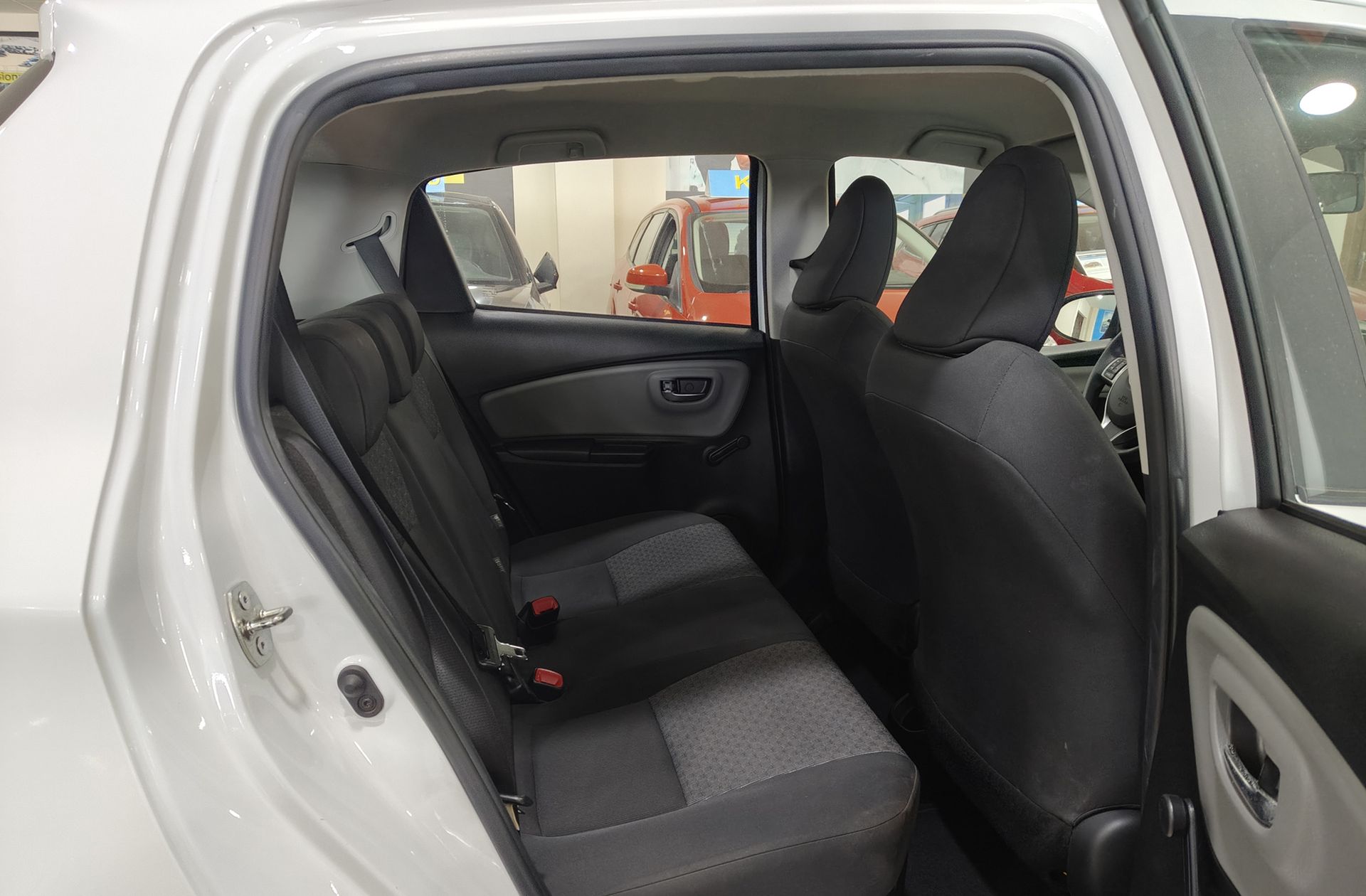 Toyota Yaris 1.5 Hybrid Active - foto 13