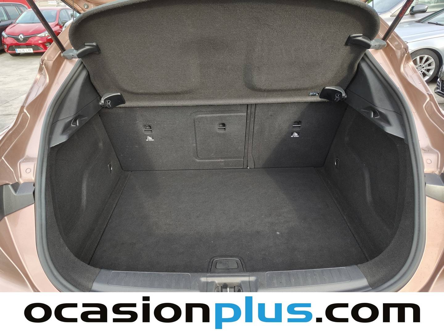 Foto Infiniti Q30 Infiniti Q30 1.6T Premium (122 CV)