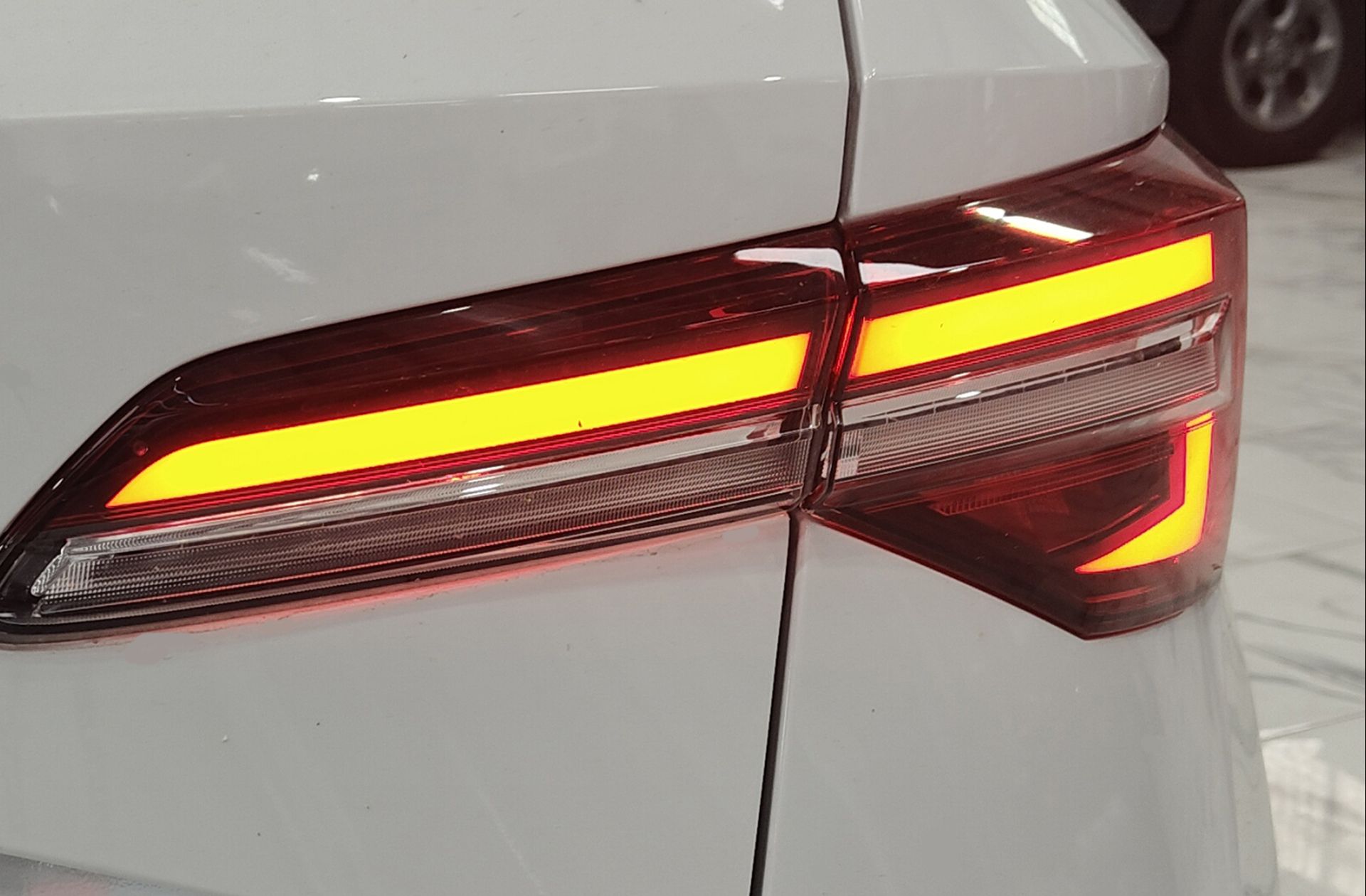 Škoda Karoq 1.0 TSI Selection - foto 15