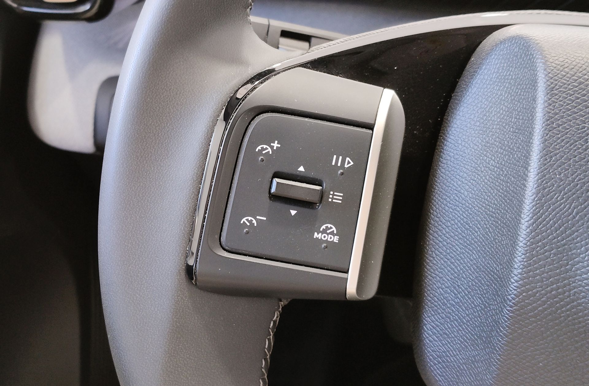 Citroën C3 Aircross Hybrid 145 Plus e-DCS6 - foto 23