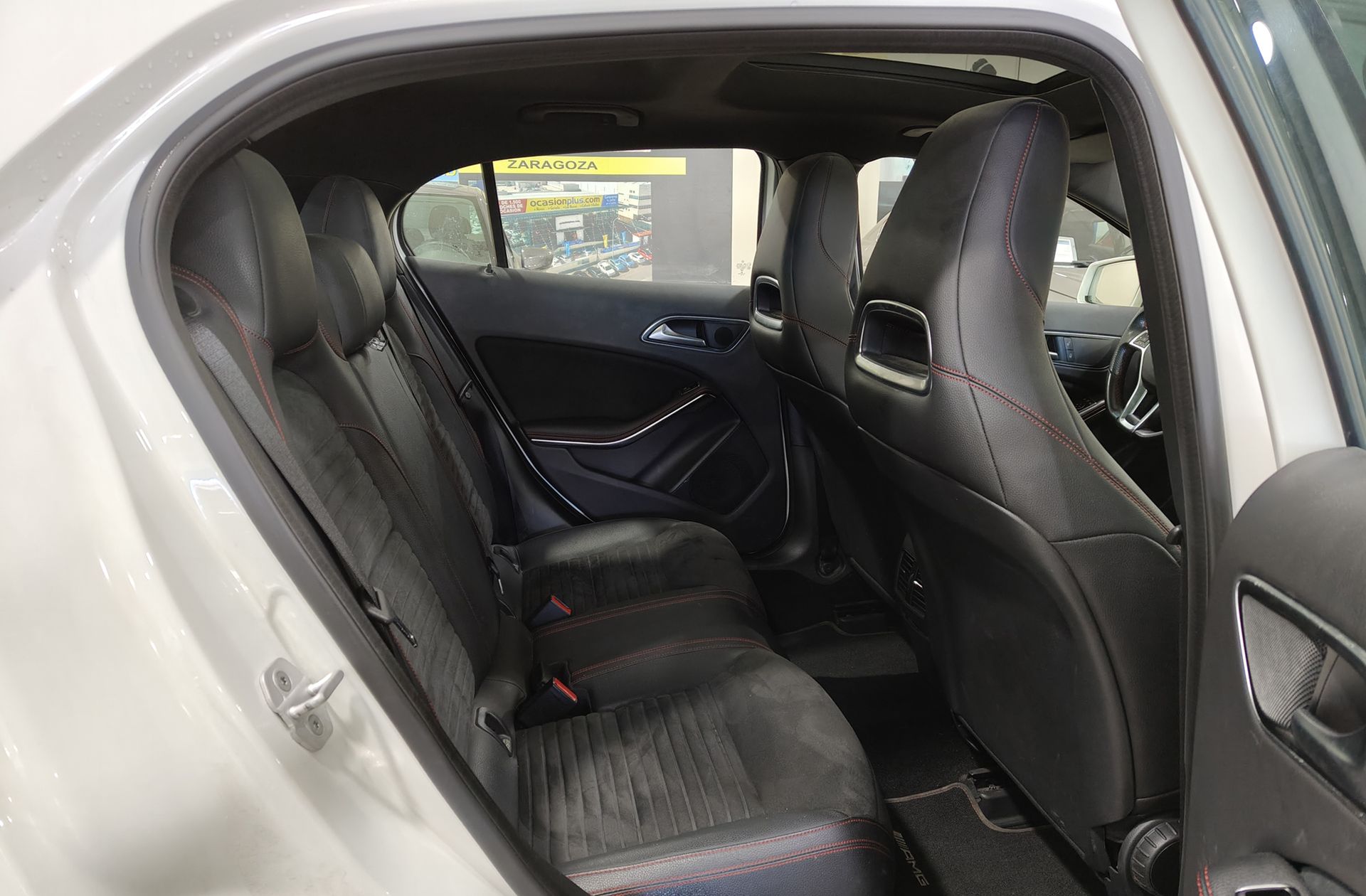 Mercedes-Benz GLA 200 d AMG Line - foto 18