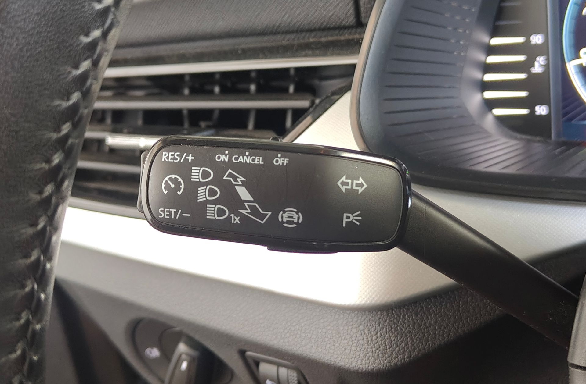 Škoda Kamiq 1.0 TSI Ambition DSG - foto 23