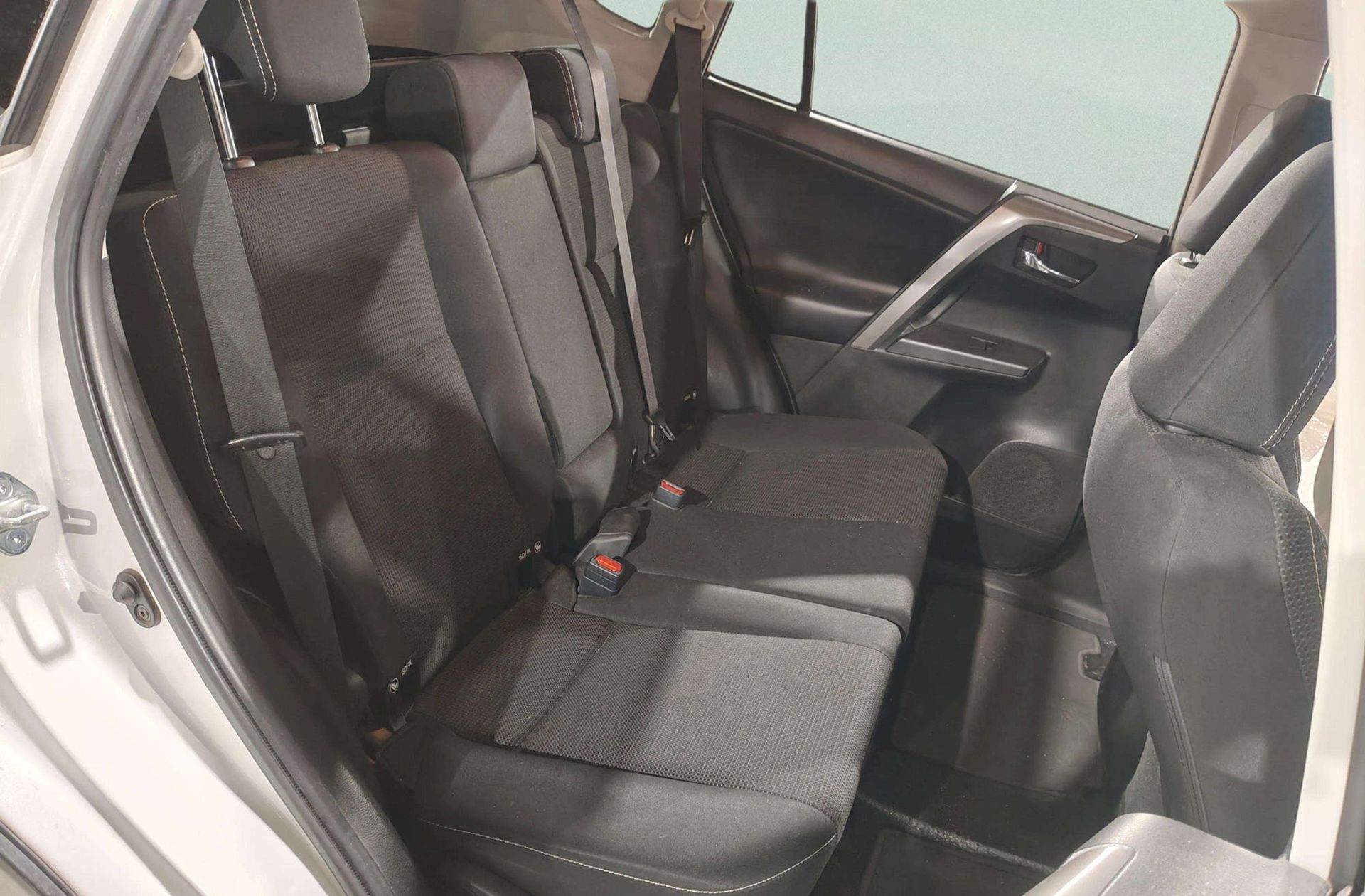 Toyota RAV4 150D Advance Pack Drive 2WD - foto 17