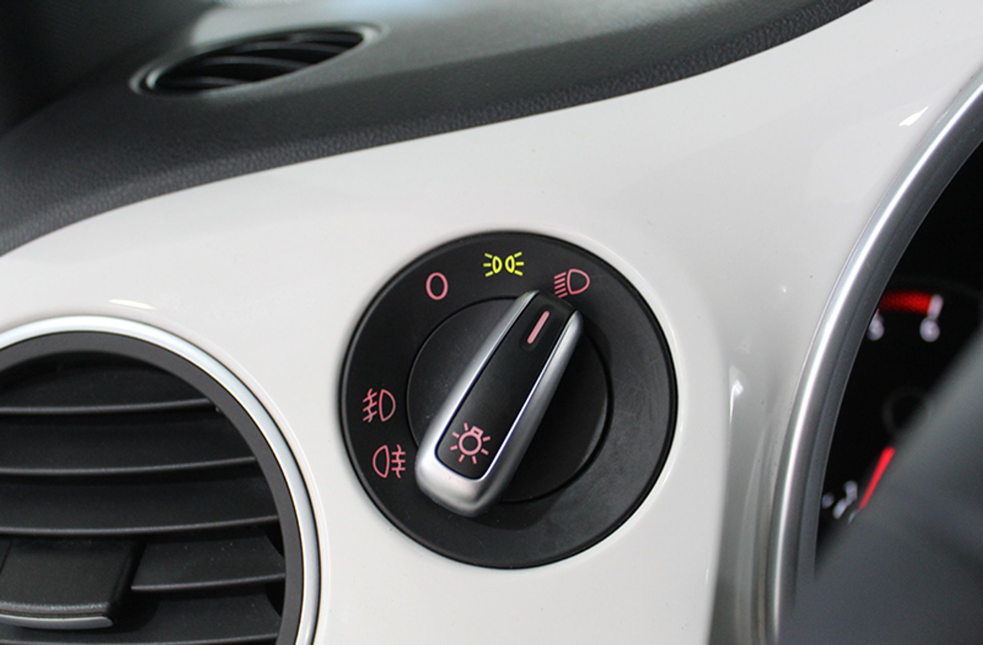 Volkswagen Beetle 1.6 TDI Design - foto 24