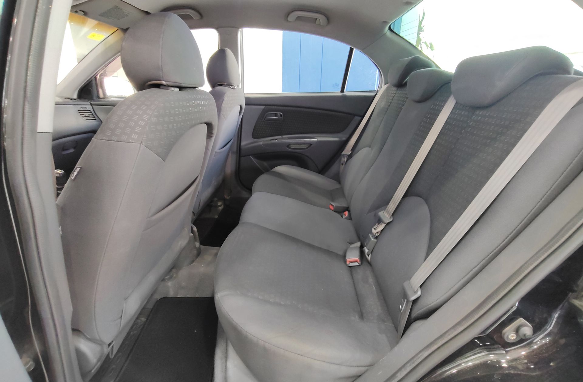 Kia Rio 1.4 Dohc EXI - foto 9