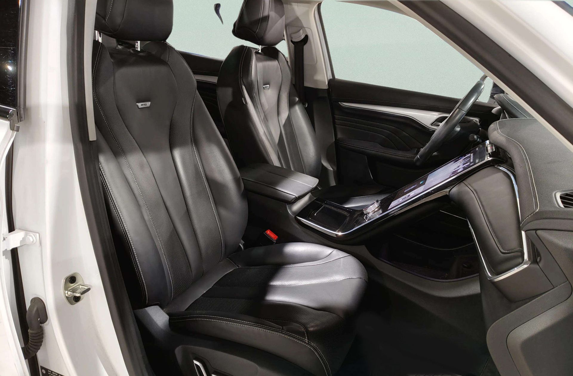 MG Marvel R 70kWh Luxury - foto 24