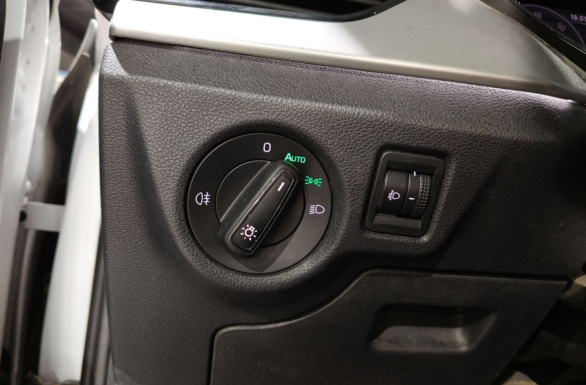 Škoda Kamiq 1.0 TSI Ambition - foto 22