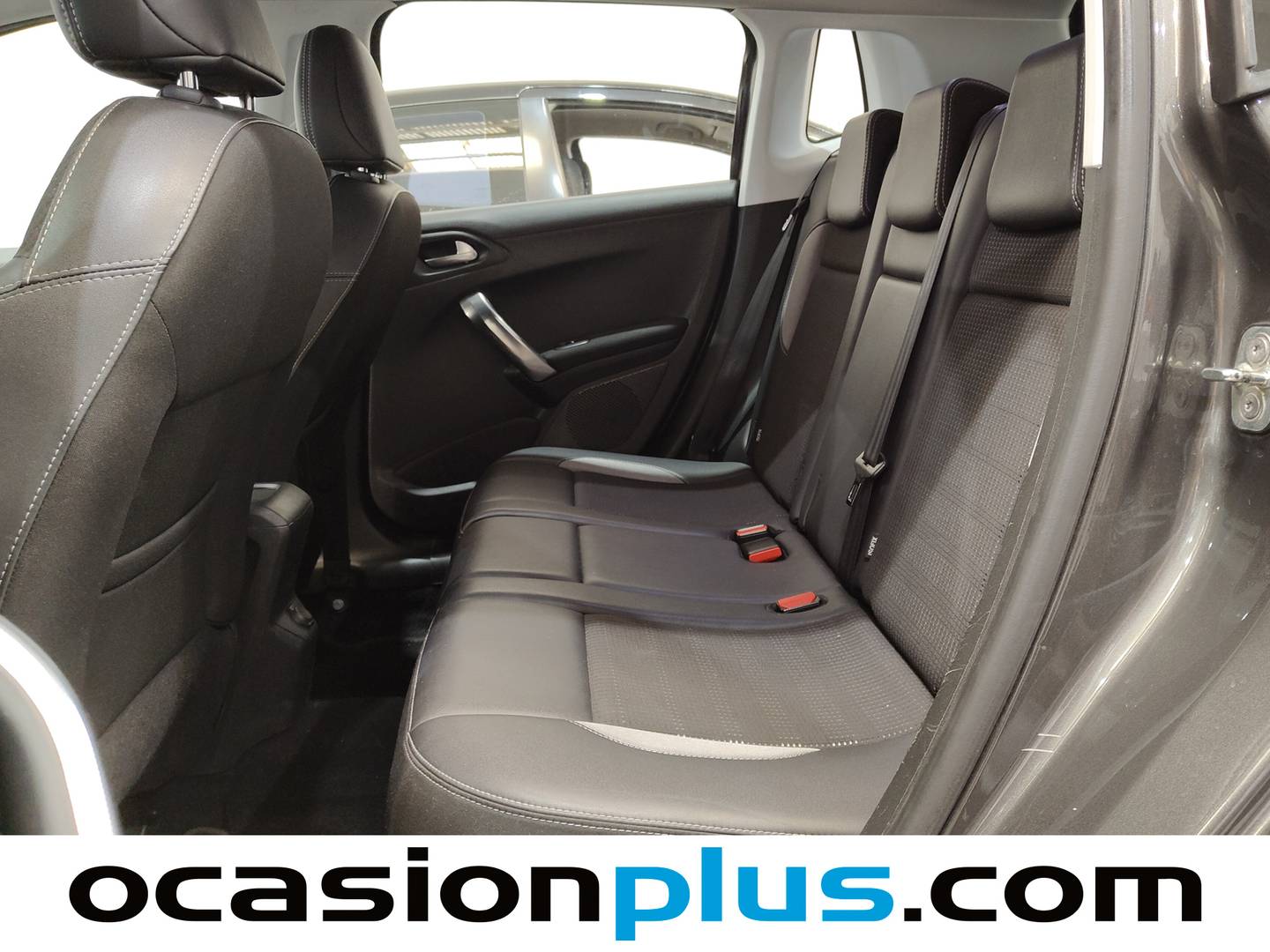 Foto asientos traseros Peugeot 2008 Peugeot 2008 PureTech 110 S&S Allure EAT6 (110 CV)
