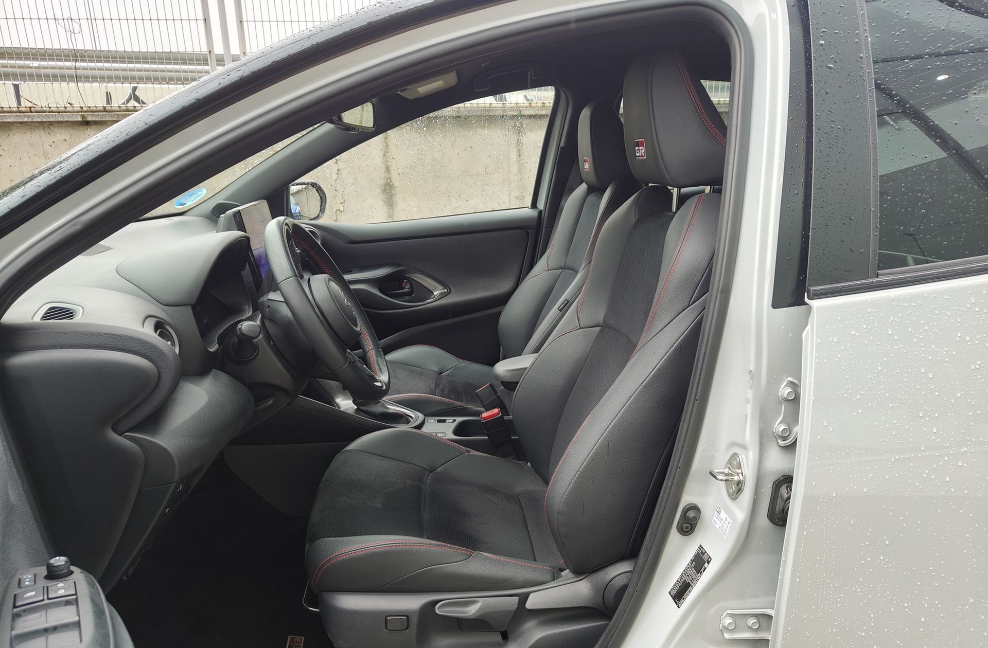 Toyota Yaris 130H GR Sport Plus - foto 10