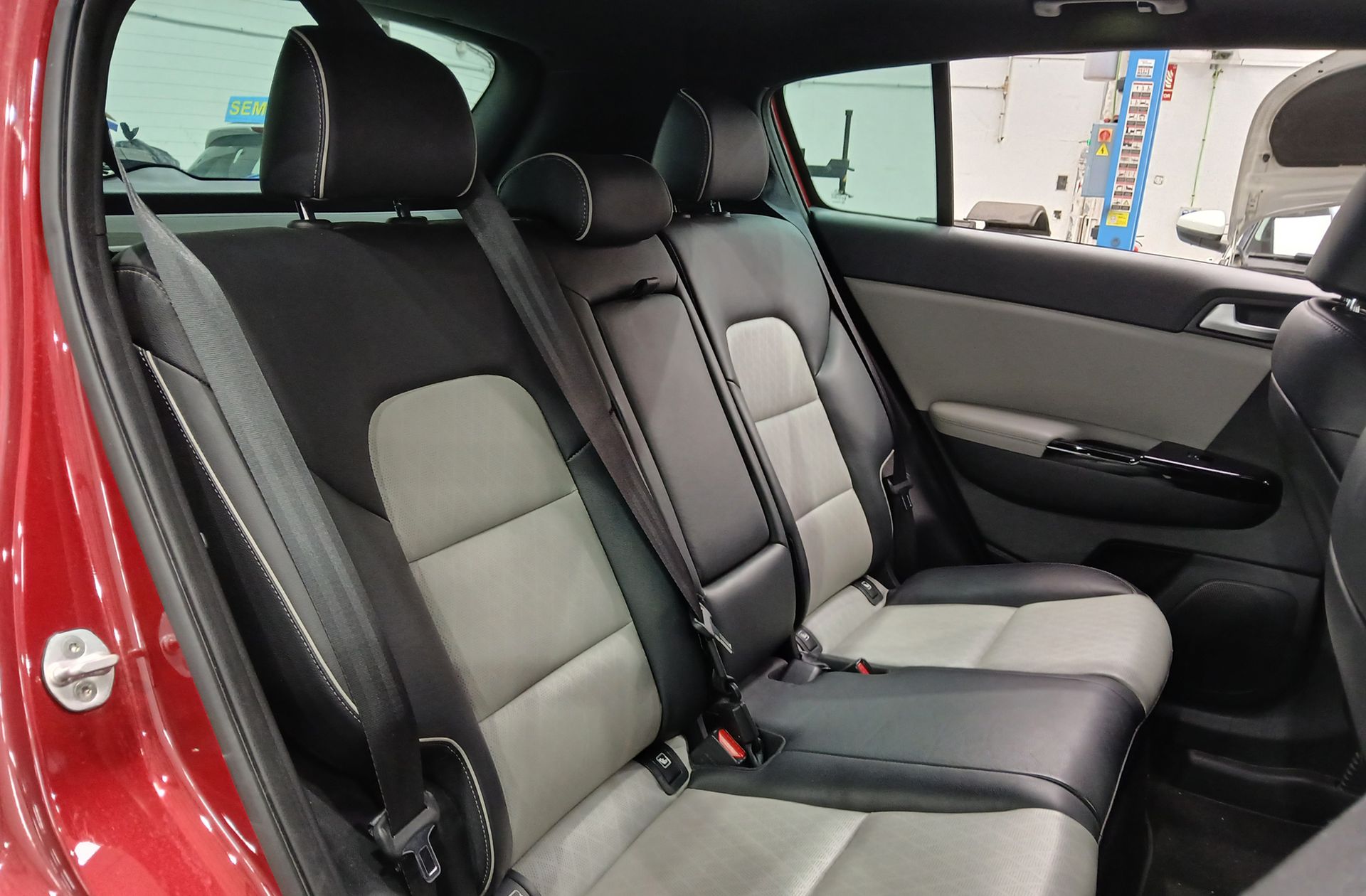 Kia Sportage 1.6 T-GDi GT Line 4x4 - foto 20