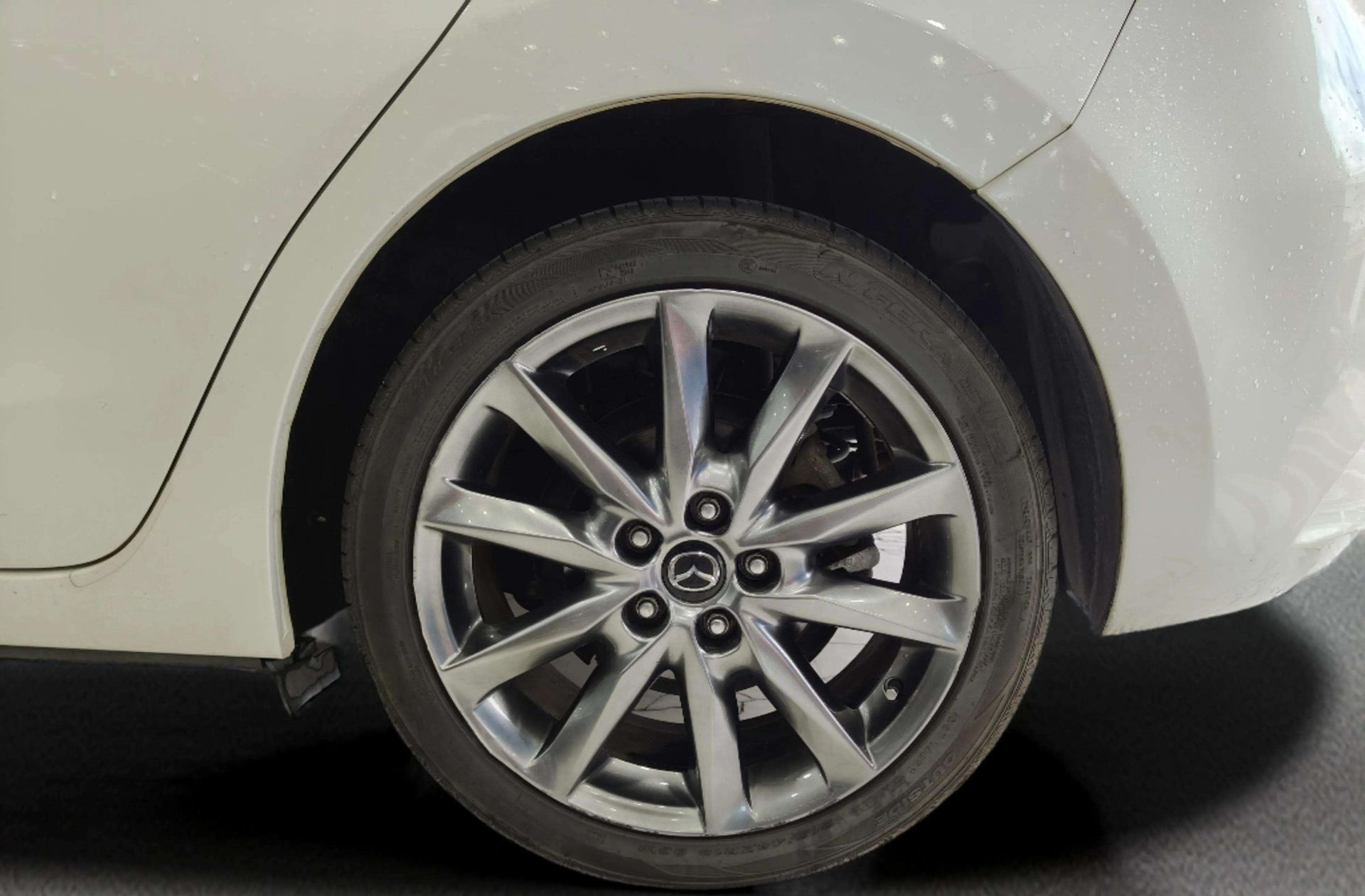 Mazda3 2.0 GE Black Tech Edition - foto 32