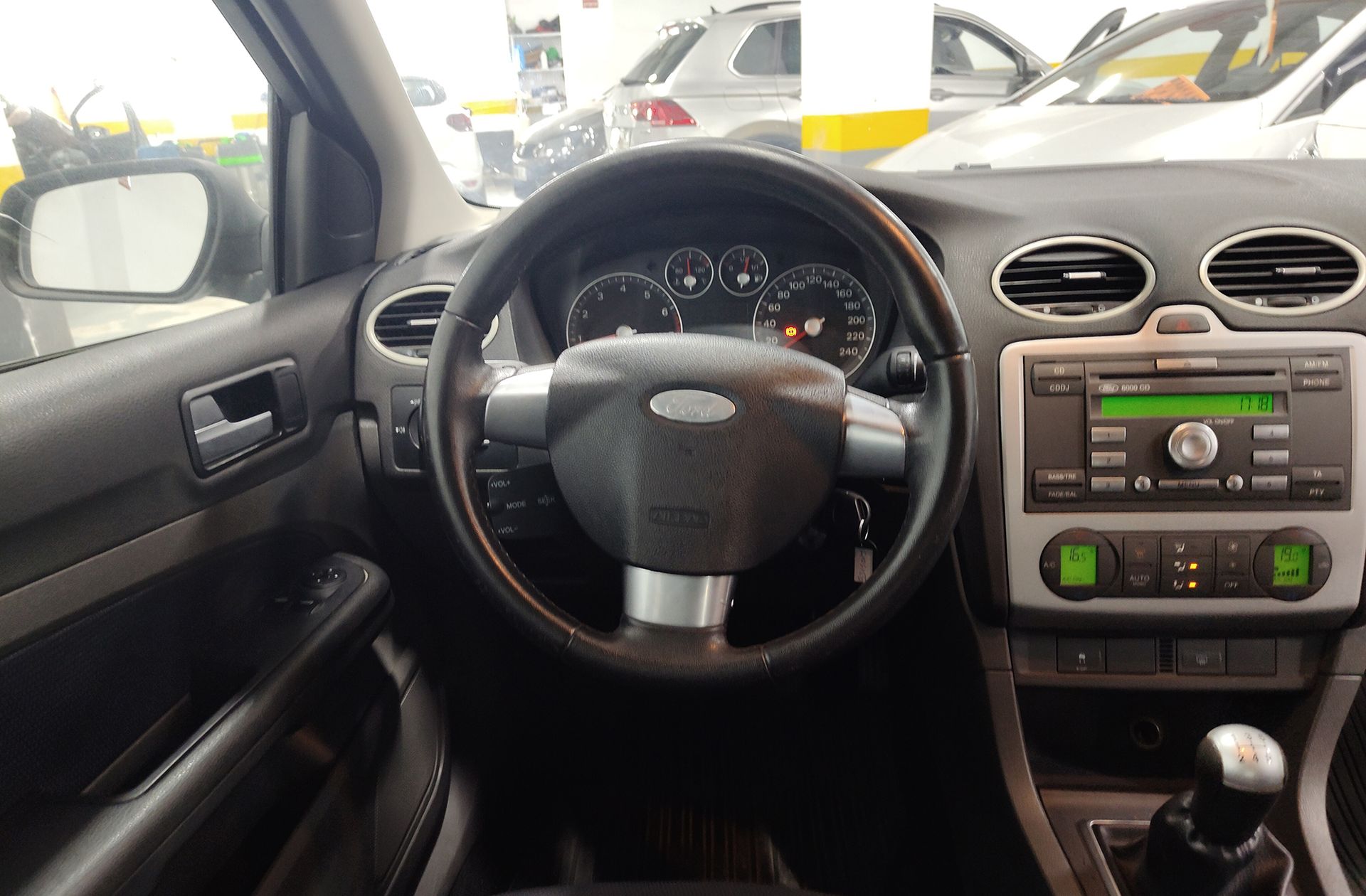 Ford Focus 1.6 Sport - foto 23