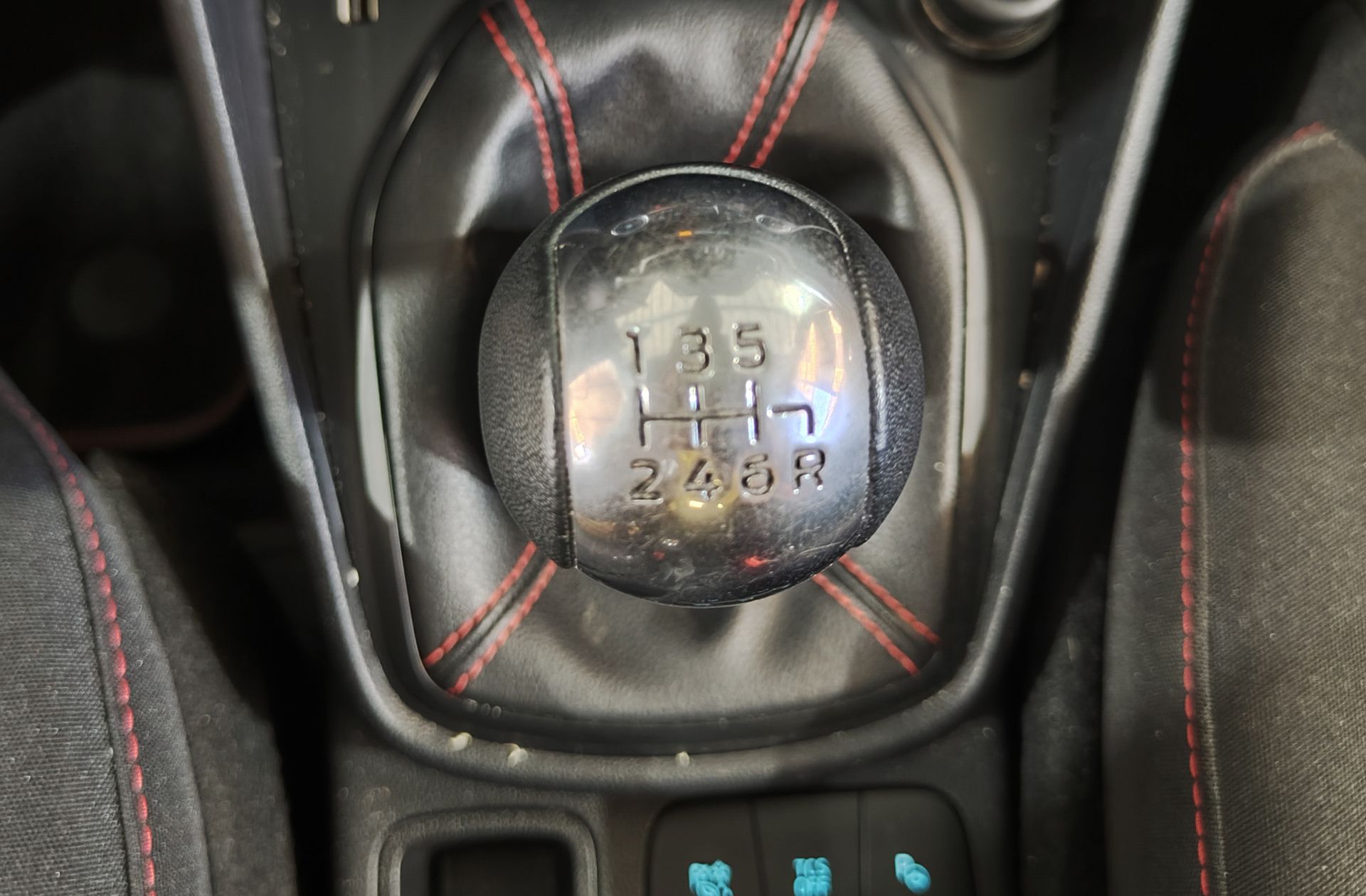Ford Fiesta 1.0 EcoBoost MHEV ST-Line - foto 5