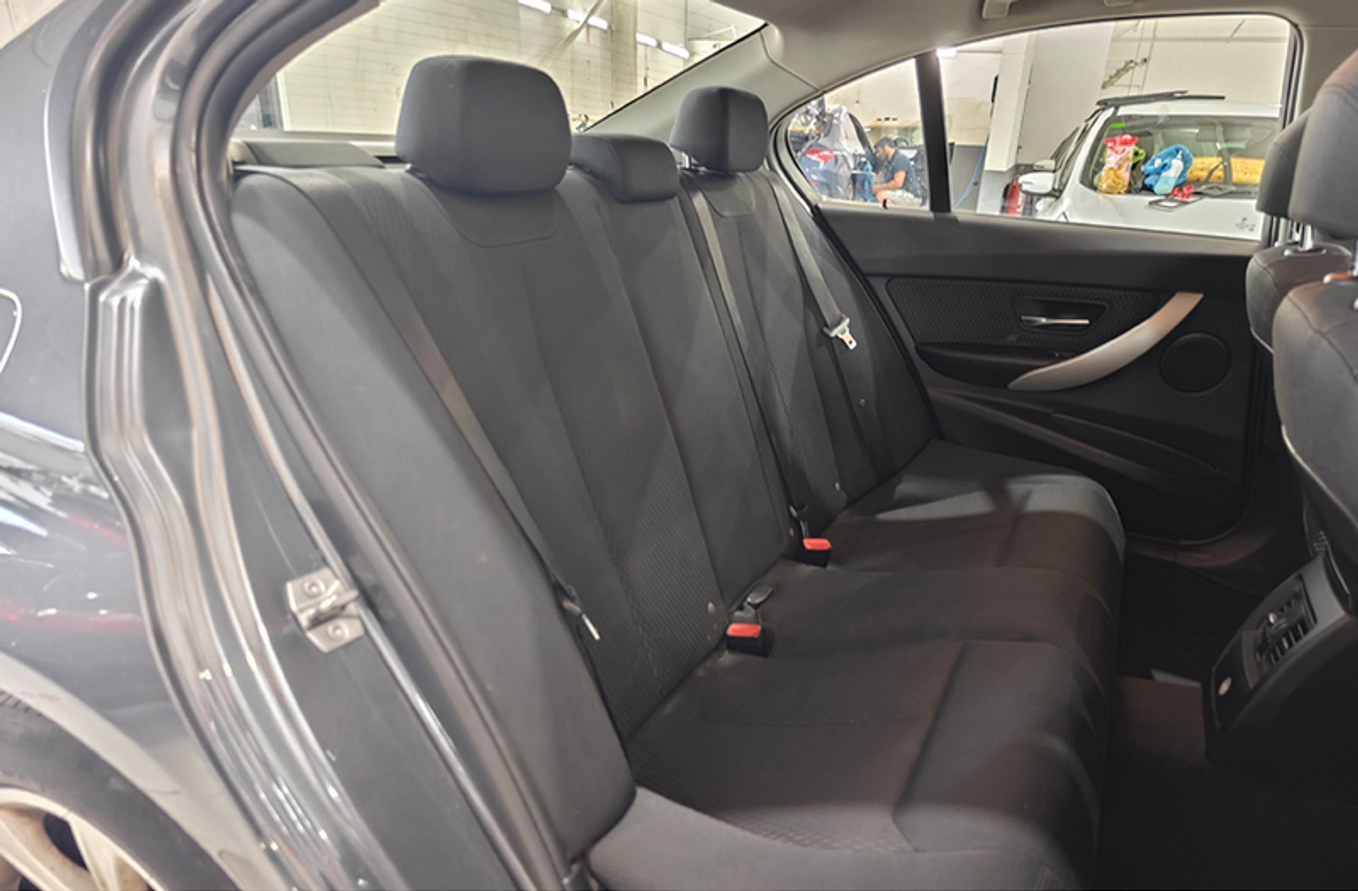 BMW Serie 3 318d - foto 18