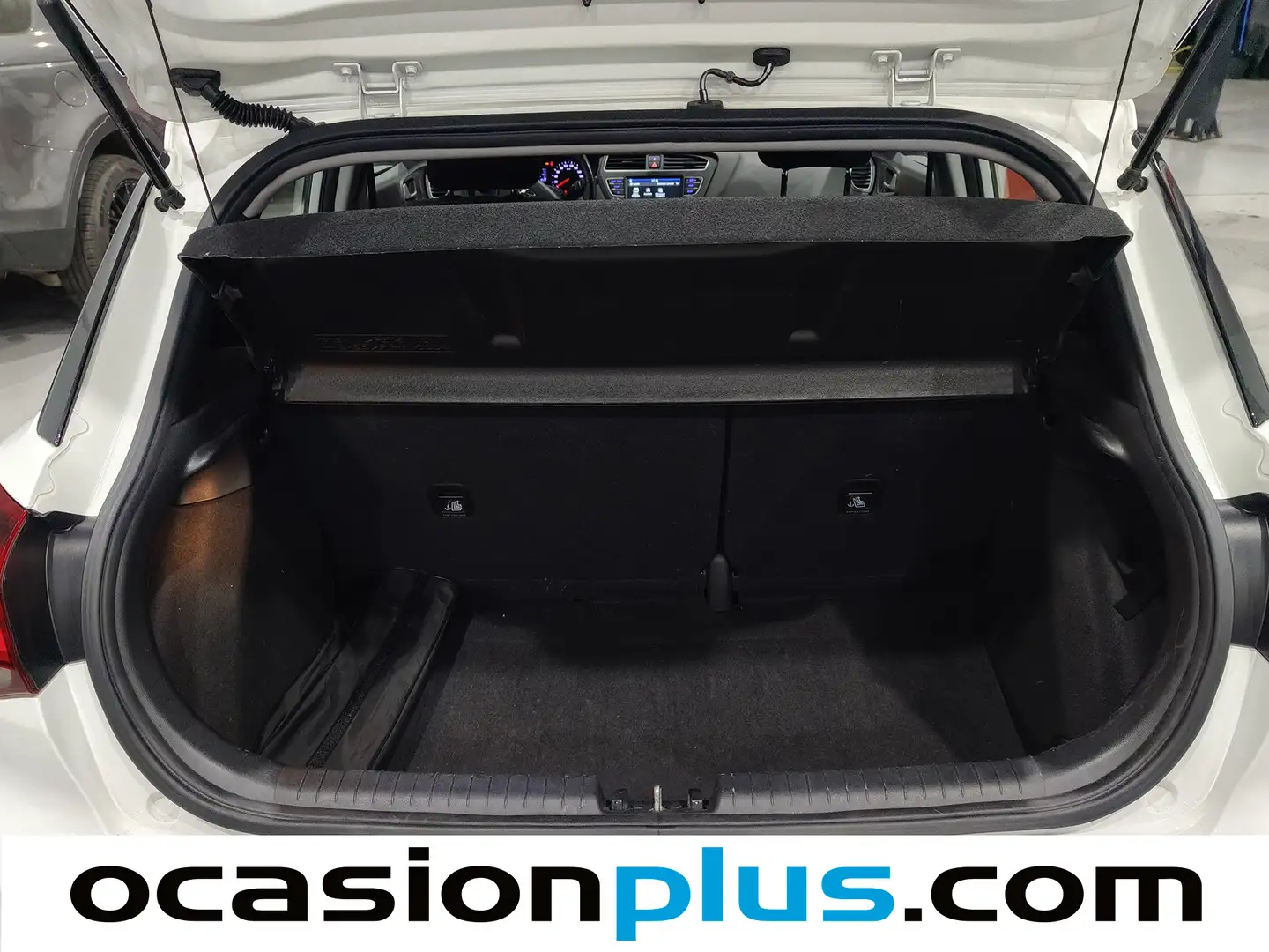 Foto Hyundai i20 Hyundai i20 1.2 MPI Essence LE (75 CV)