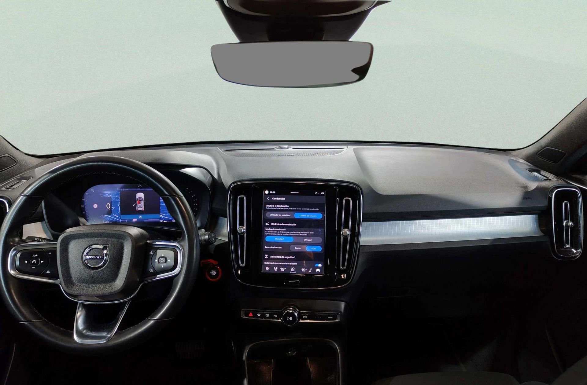 Volvo XC40 B3 Gasolina Mild hybrid Plus Dark - foto 6