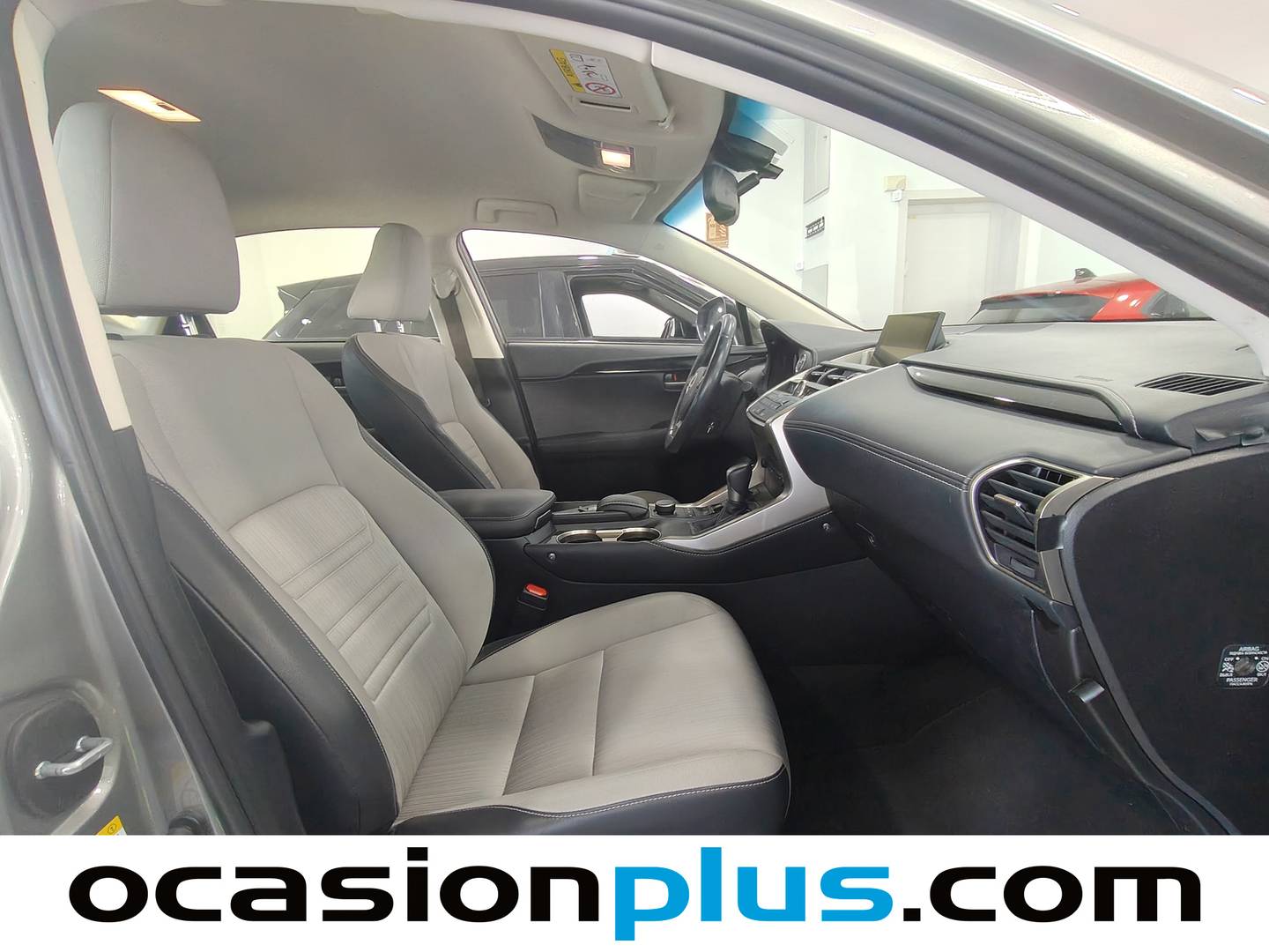 Fotos maletero Lexus NX Lexus NX 300h Corporate 2WD + Navibox (197 CV)
