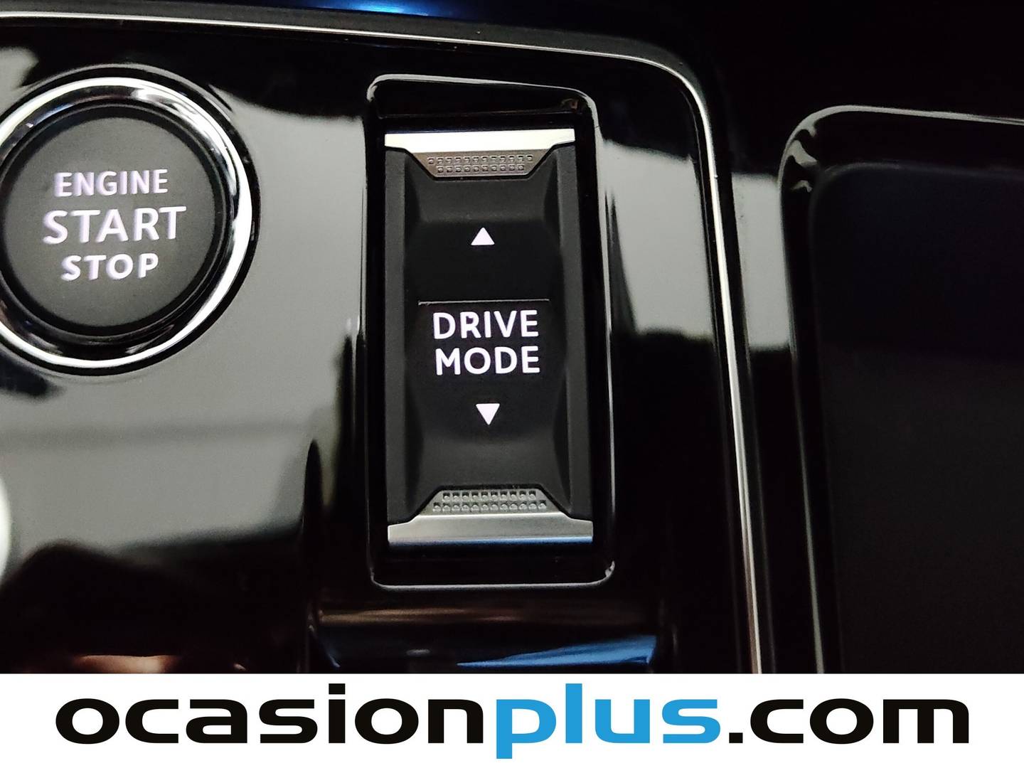 Foto Peugeot 3008 Hybrid Peugeot 3008 Hybrid 300 Allure Pack e-EAT8  (300 CV)