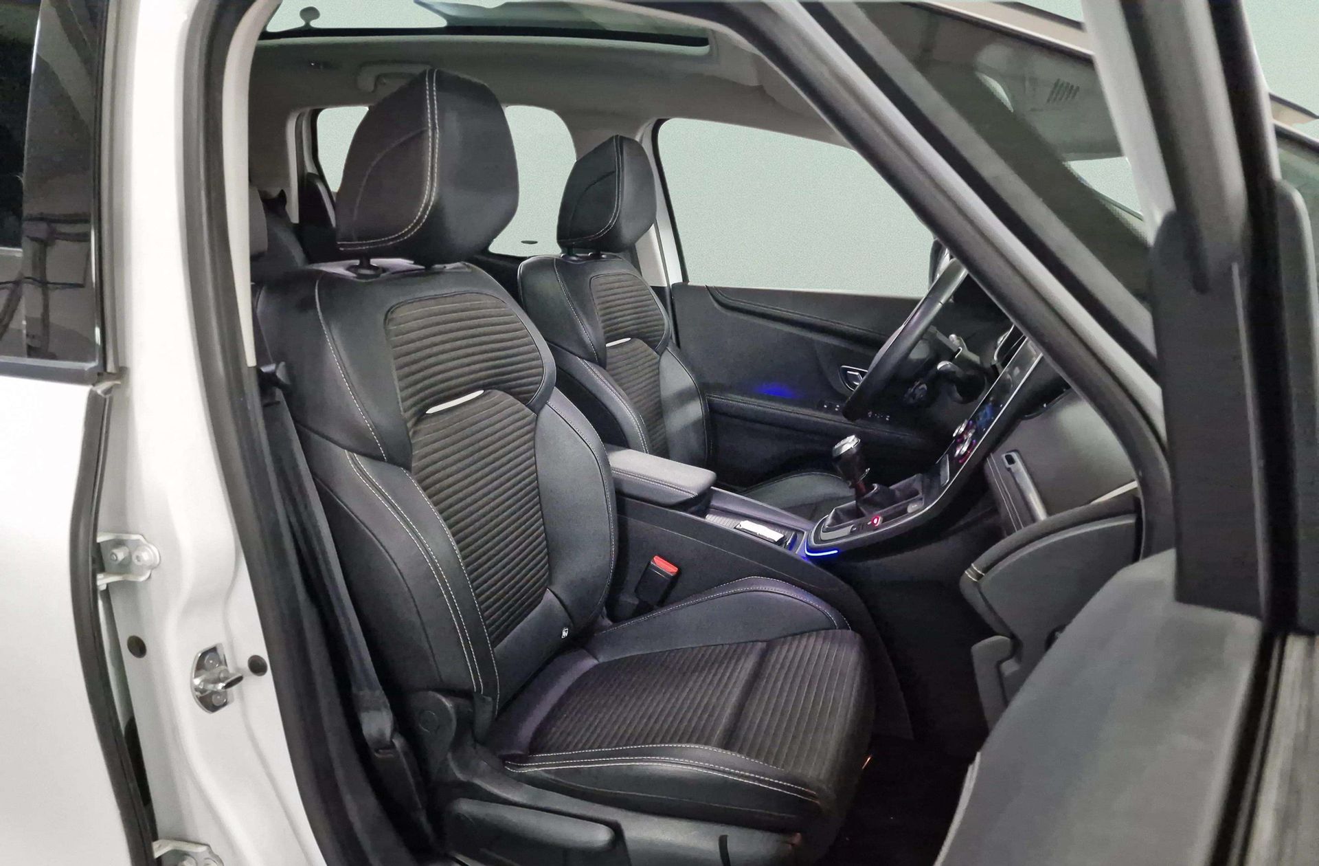 Renault Grand Scénic Zen TCe GPF 7 plazas - foto 23