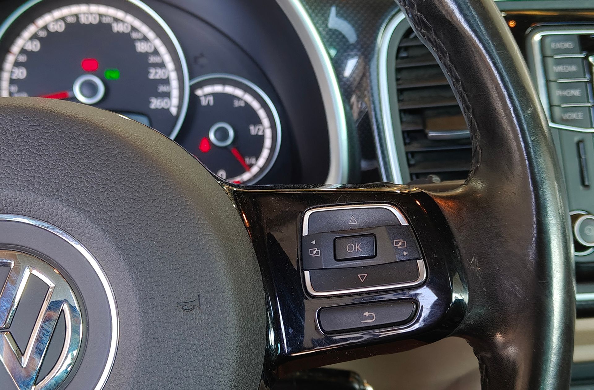 Volkswagen Beetle Sport 1.4 TSI BMT DSG - foto 30