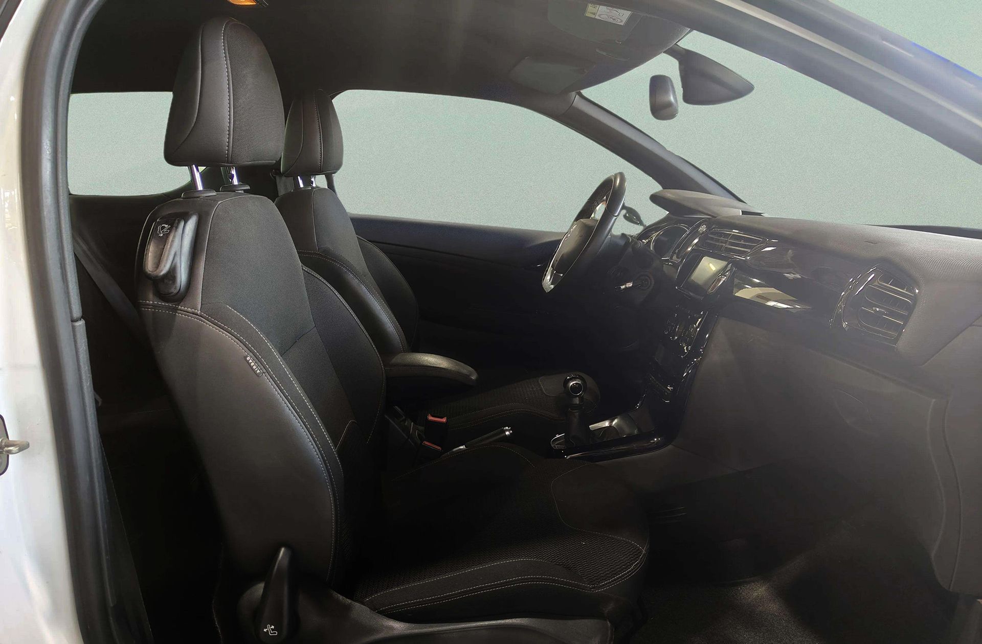 DS DS 3 BlueHDi 100 Style - foto 17