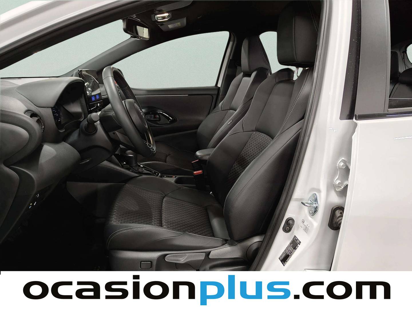 Foto asientos delanteros Toyota Yaris Toyota Yaris 1.5 120H Style Plus (116 CV)