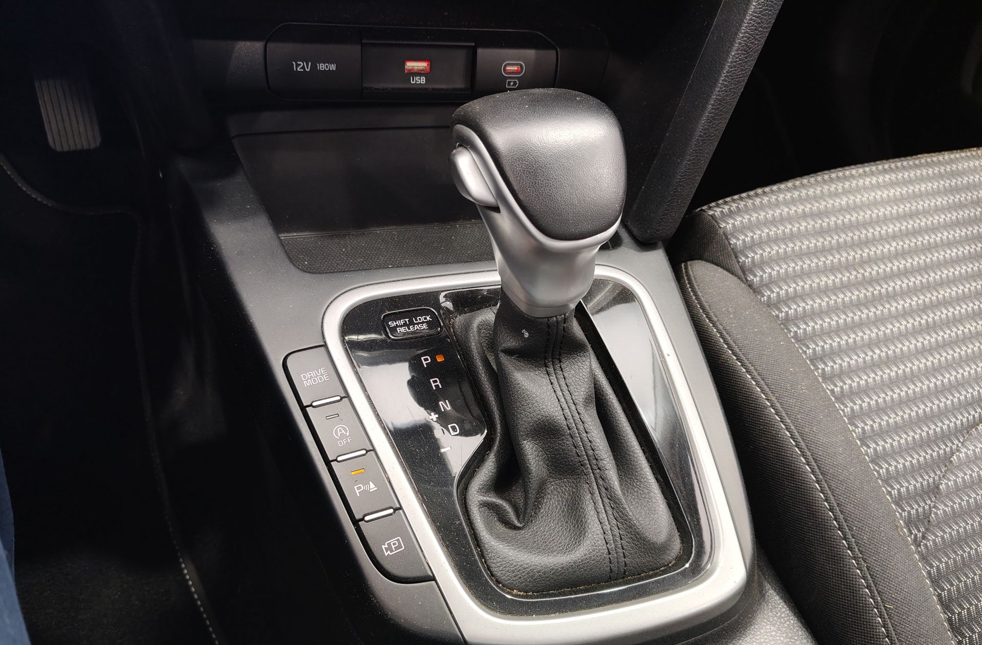 Kia Ceed 1.0 MHEV Drive DCT - foto 5