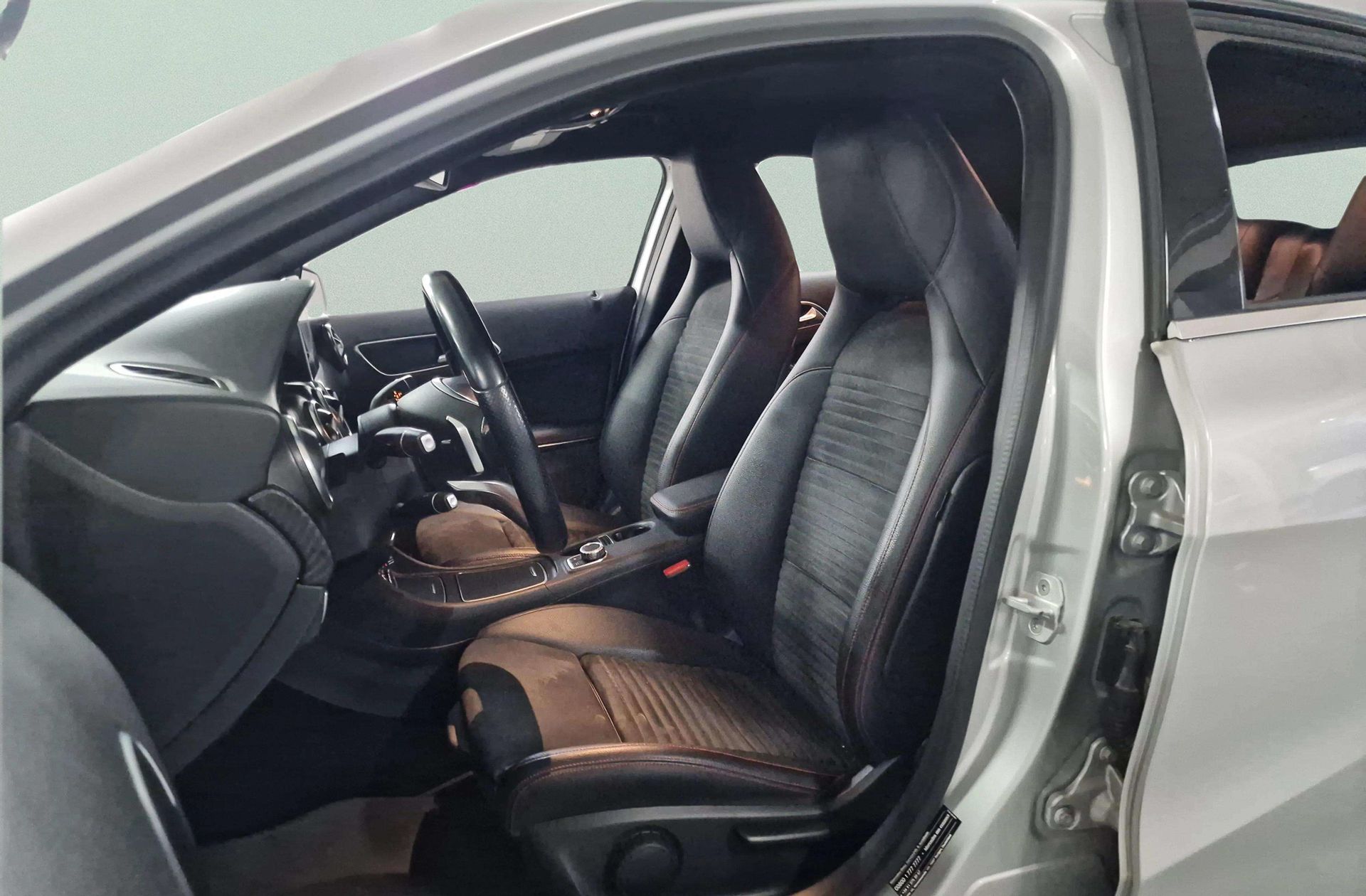 Mercedes-Benz Clase A 200 d Pack AMG - foto 11