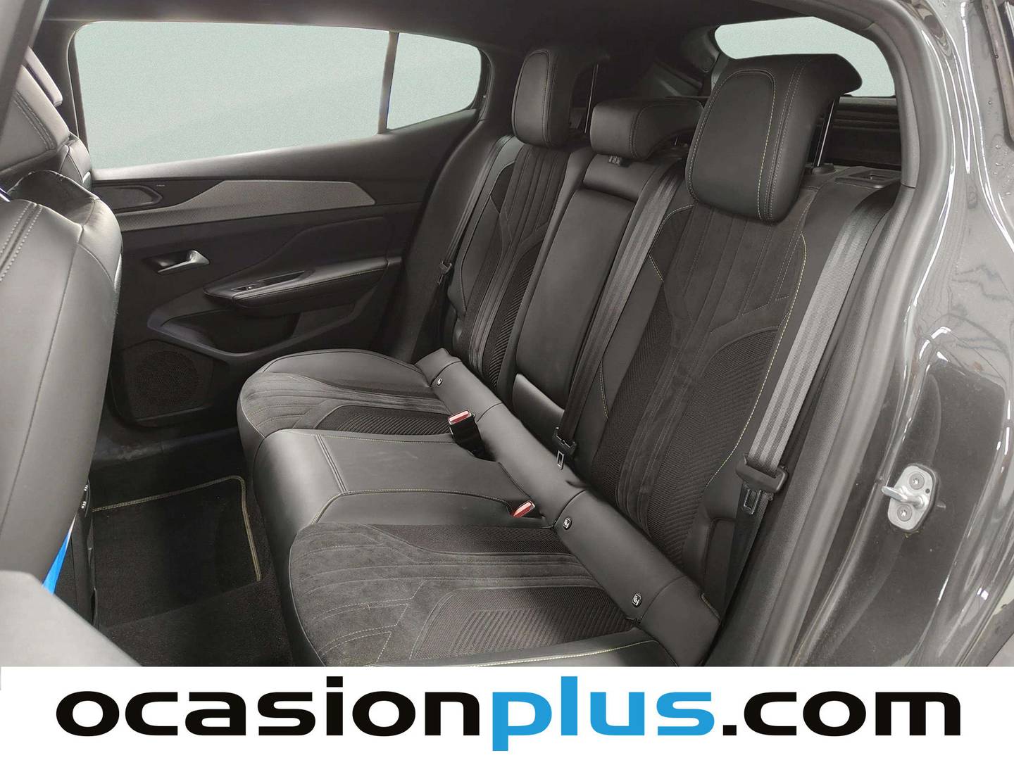 Foto asientos traseros Peugeot 408 Peugeot 408 PHEV 225 GT e-EAT8 (224 CV)