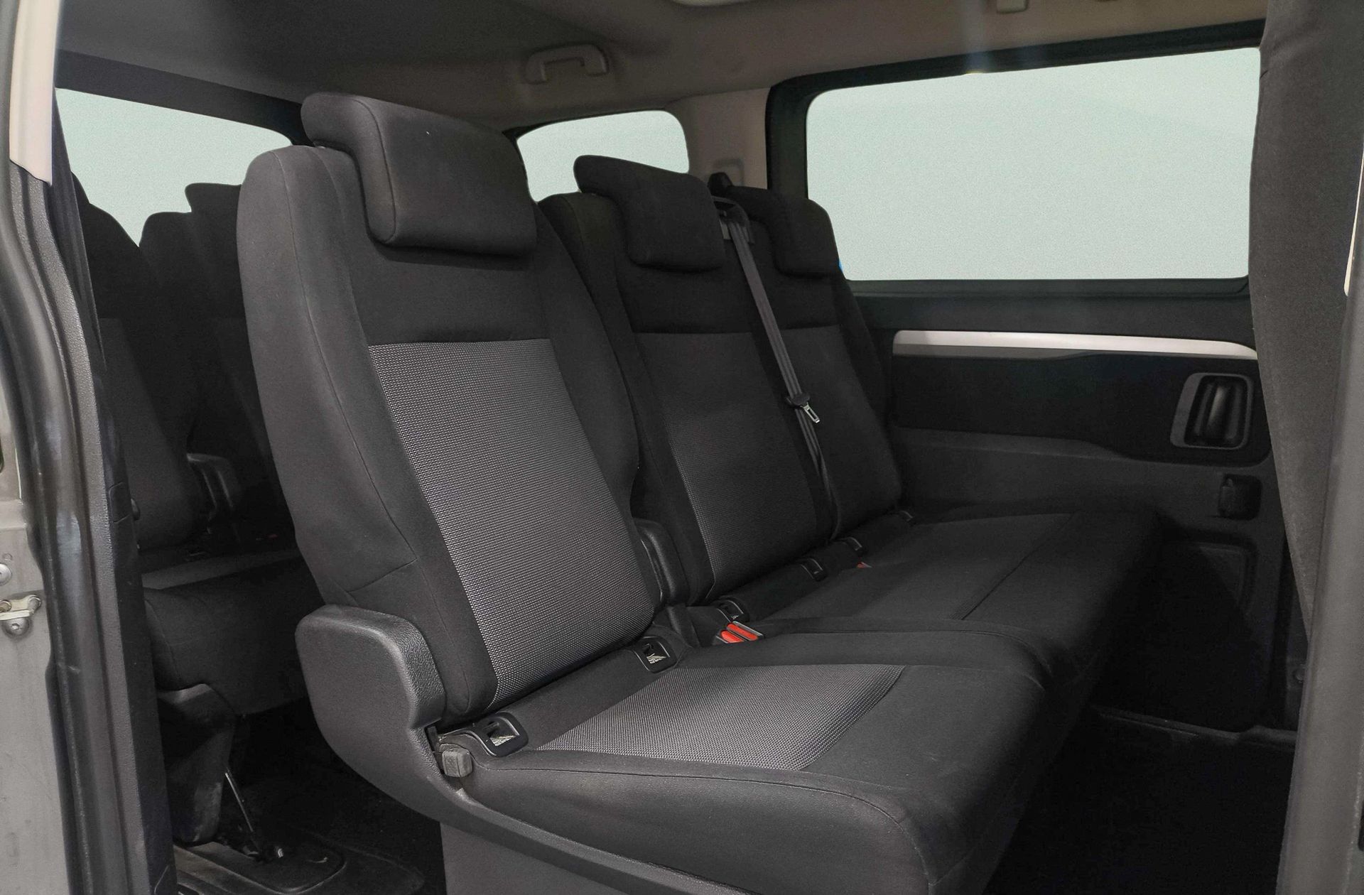 Peugeot Traveller 1.6 BlueHDi Business Standard 9 plazas - foto 18