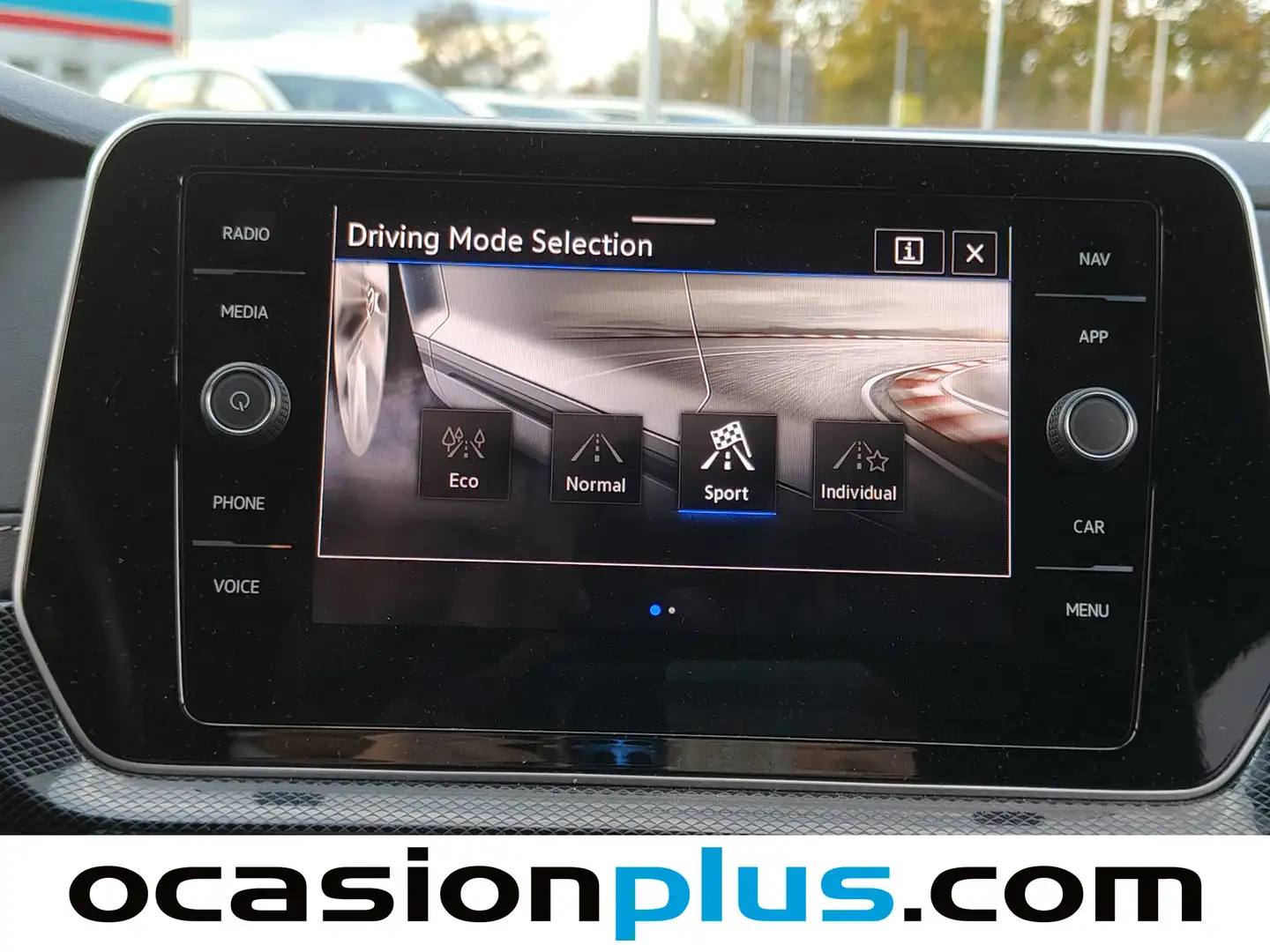 Foto Volkswagen T-Cross Volkswagen T-Cross R-Line 1.0 TSI (116 CV) DSG