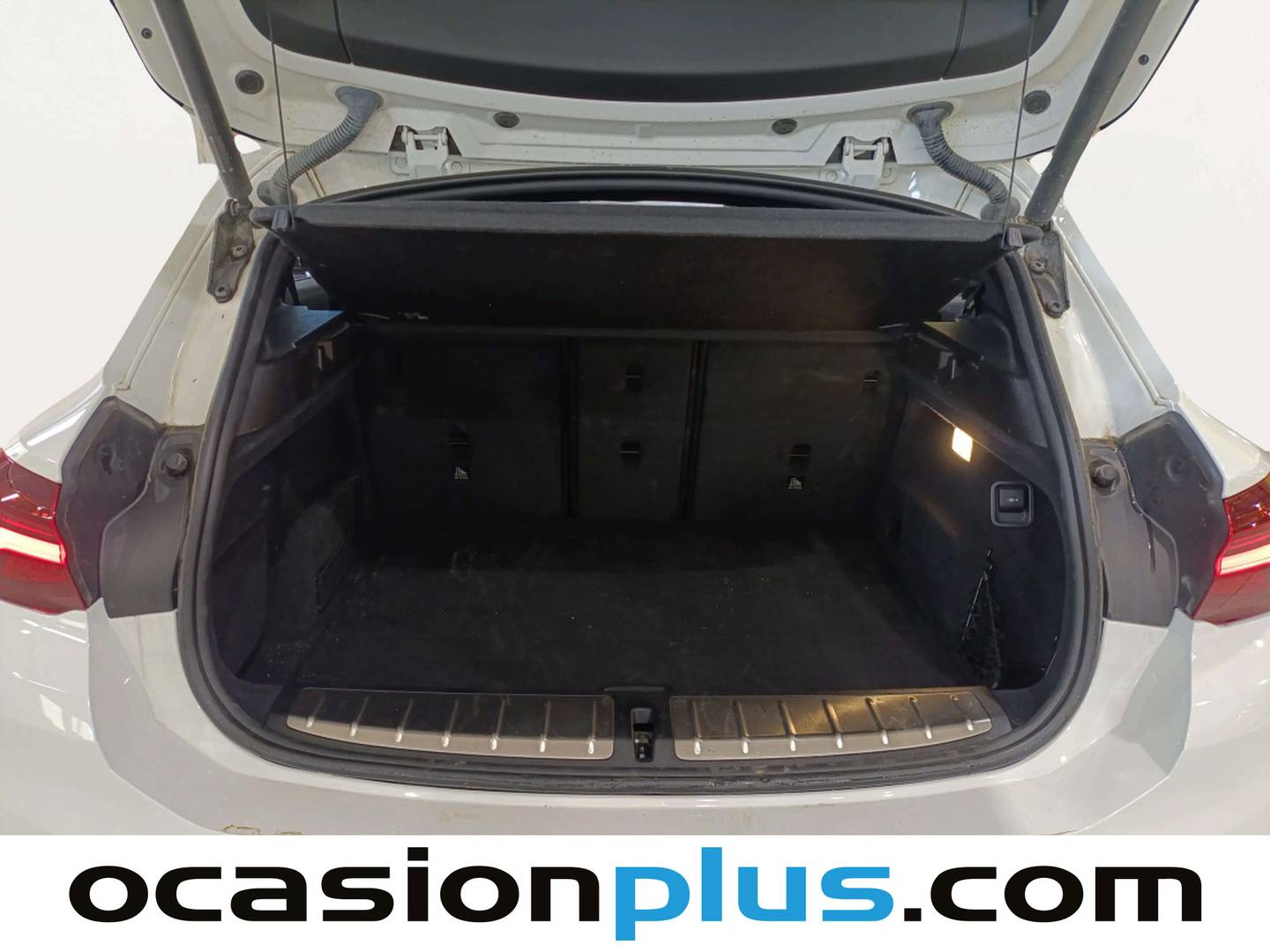 Fotos maletero BMW X2 BMW X2 sDrive18i (140 CV) Pack M