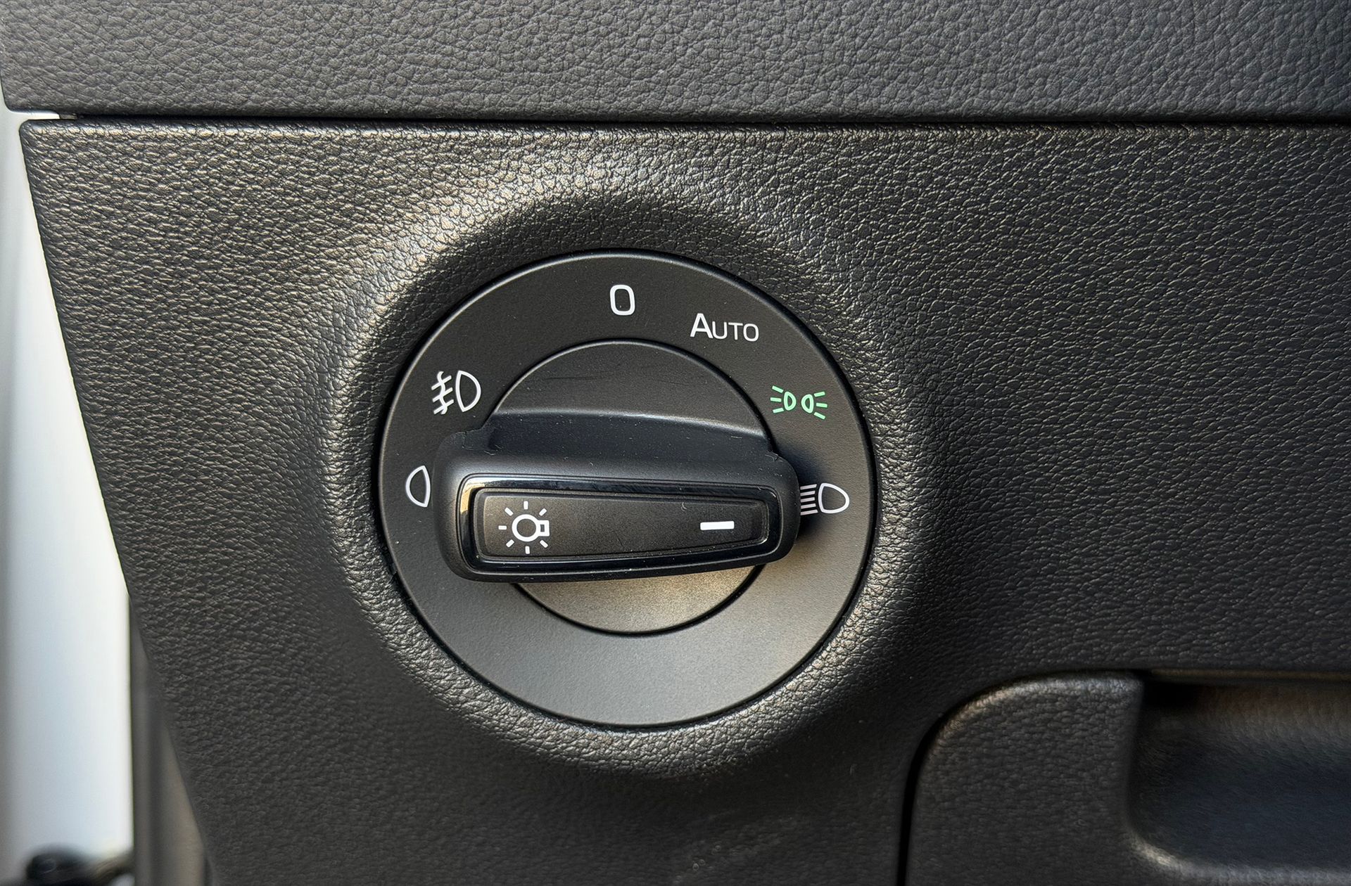 Škoda Karoq 1.0 TSI Ambition - foto 25