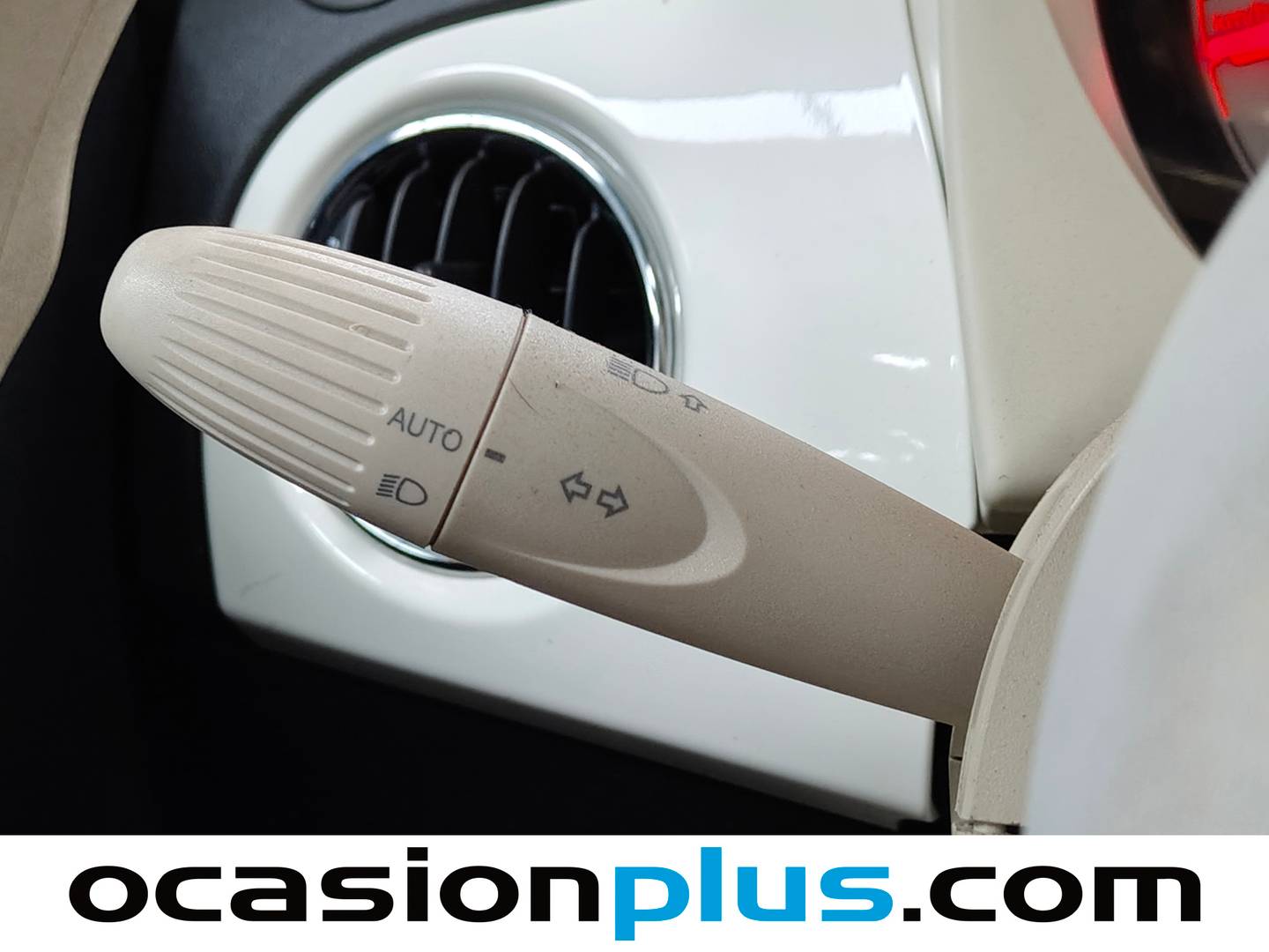 Equipamiento del Fiat 500 Fiat 500 1.2 8v Lounge (69 CV)