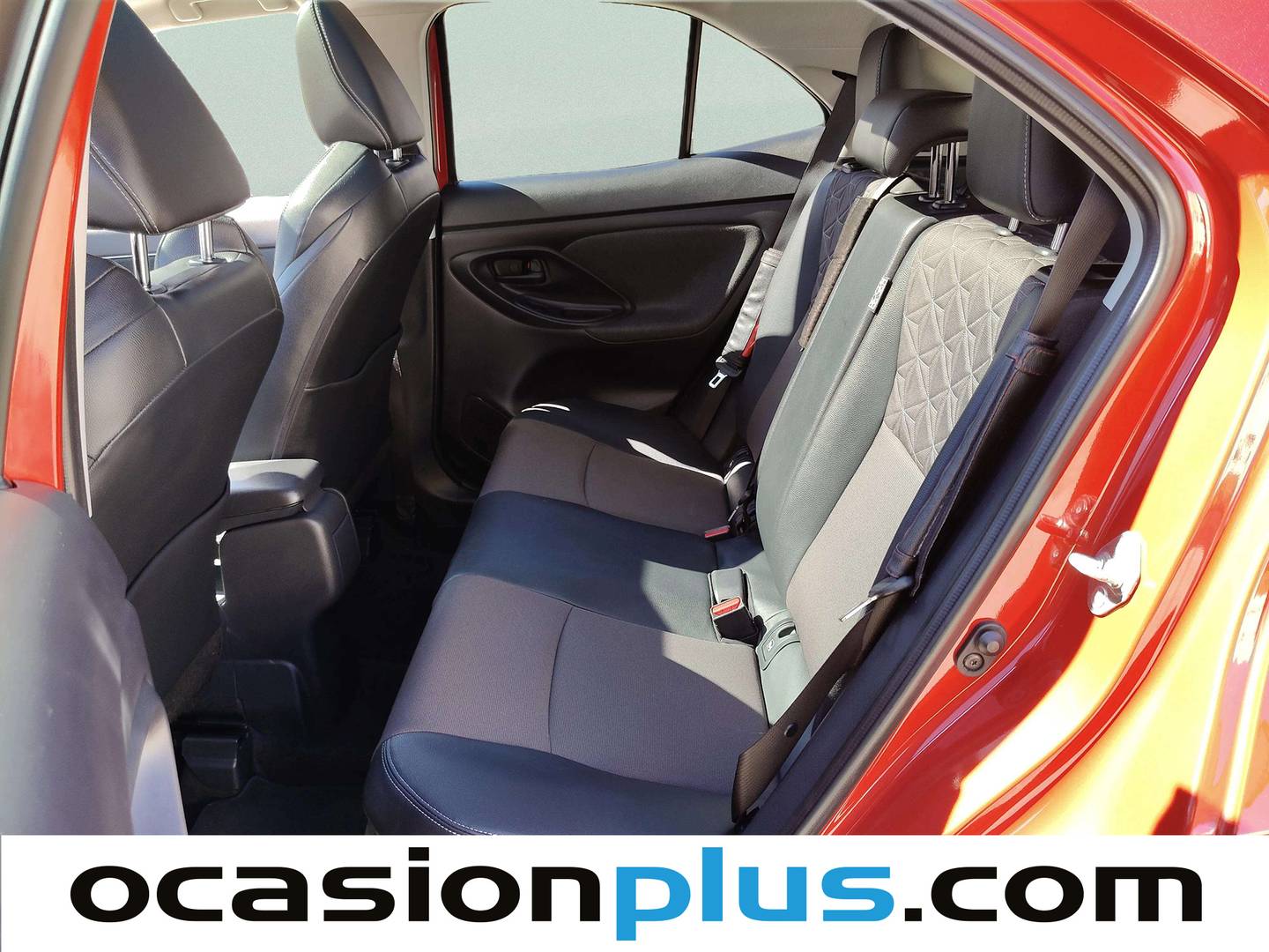 Foto asientos traseros Toyota Yaris Cross Toyota Yaris Cross 120H Premiere Edition (116 CV)