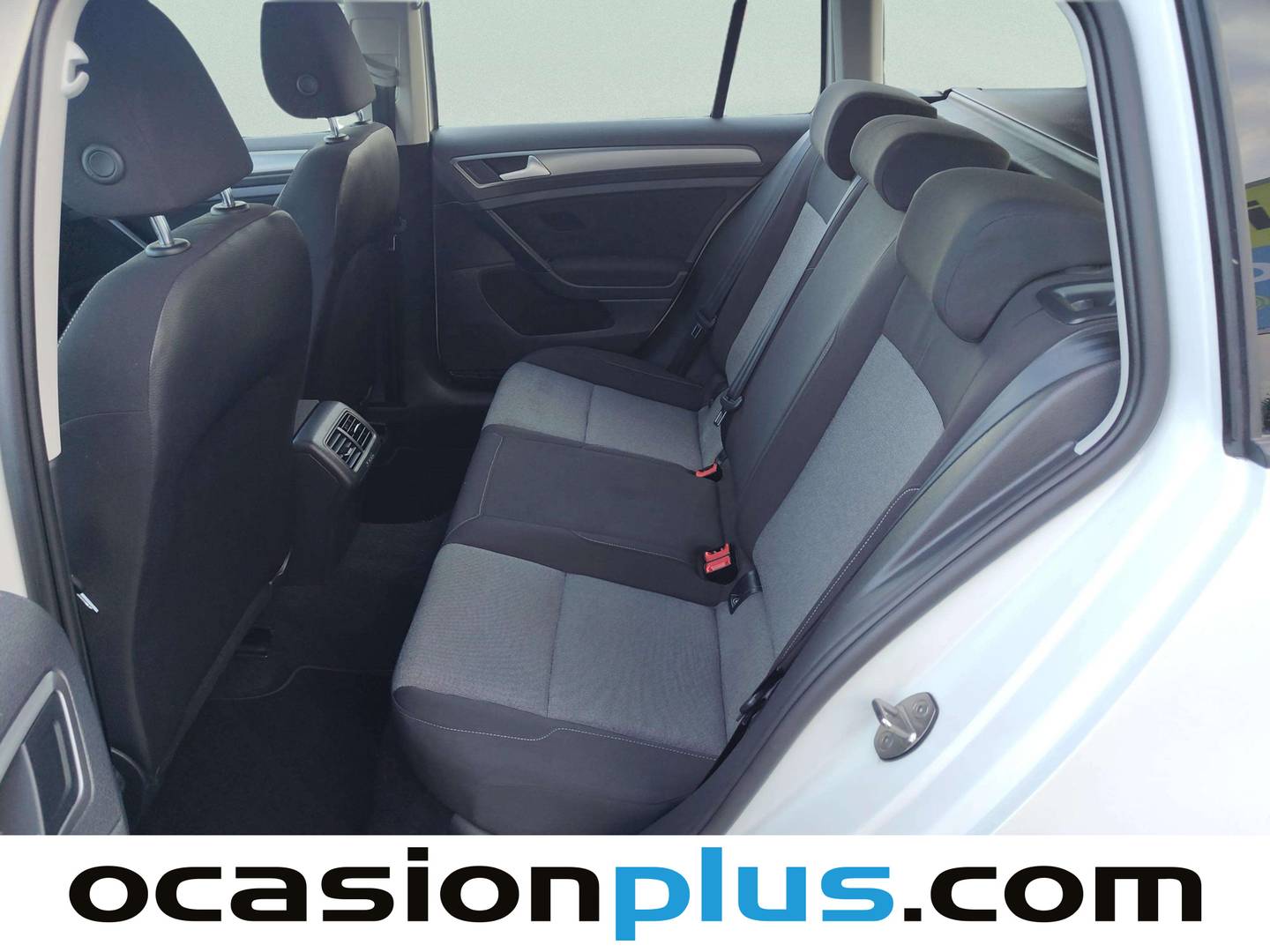 Foto asientos traseros Volkswagen Golf Volkswagen Golf Variant Variant Business & Navi 1.6 TDI CR BMT (110 CV) DSG