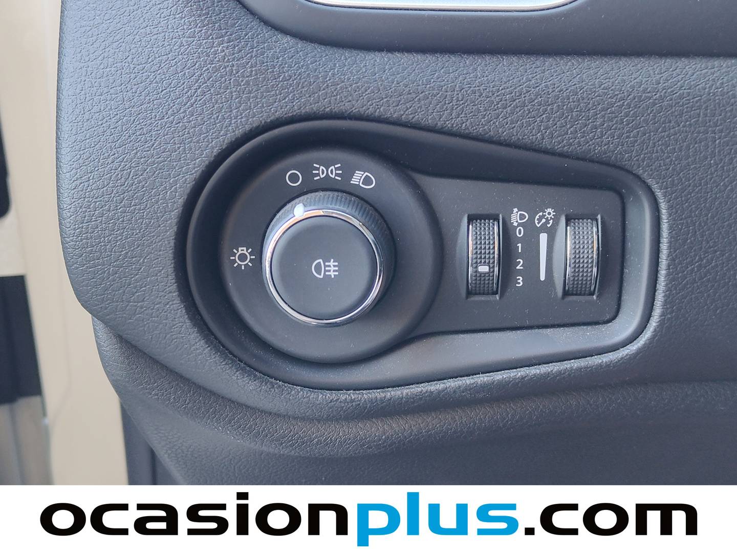 Extras y acabados del Jeep Renegade Jeep Renegade 1.0G Sport Plus 4x2 (120 CV)