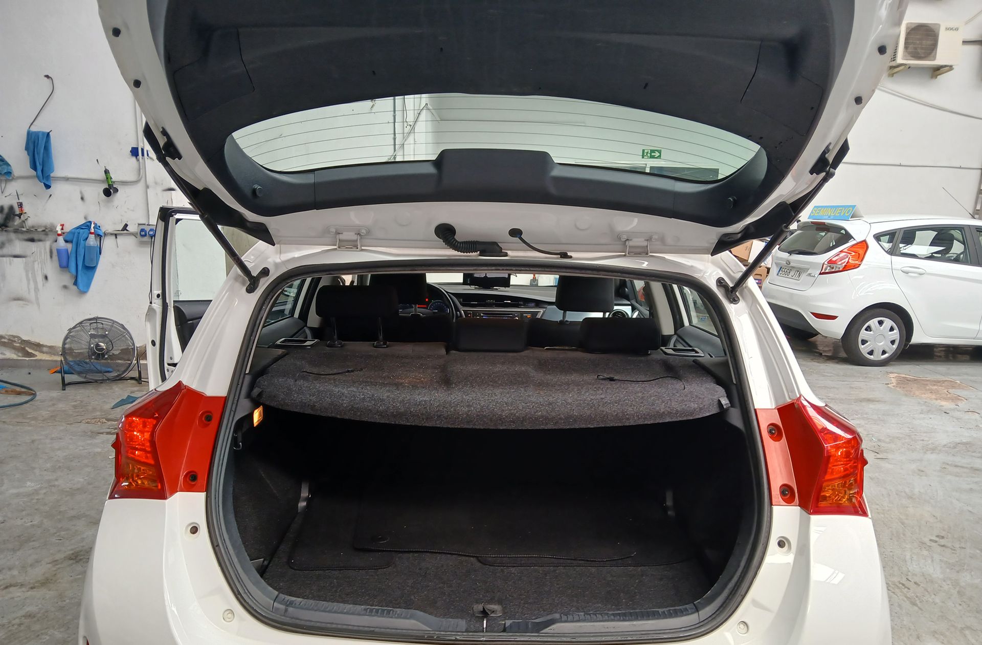 Toyota Auris 1.8 Hybrid Active - foto 13