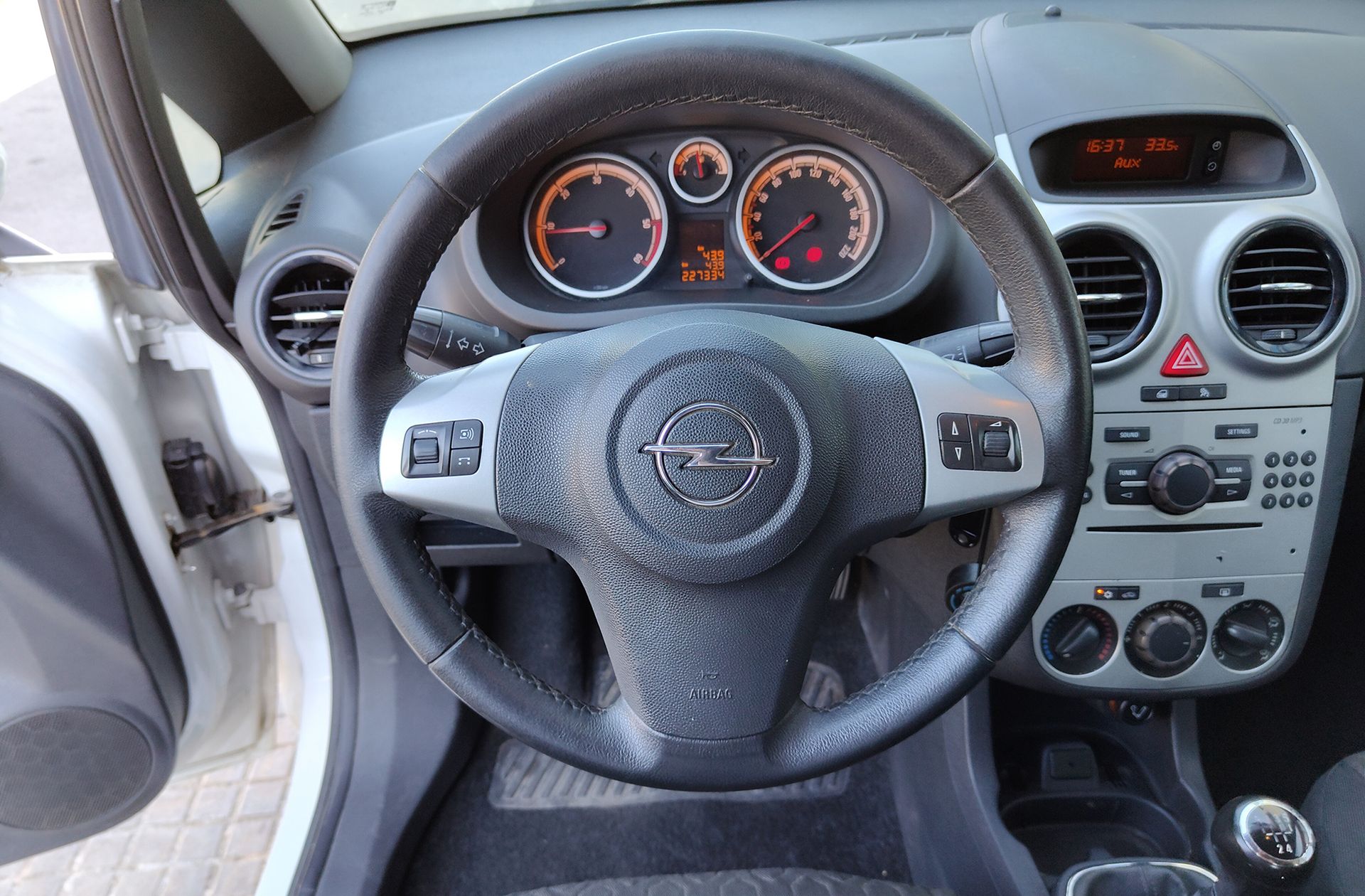 Opel Corsa 1.3 ecoFLEX Selective - foto 17