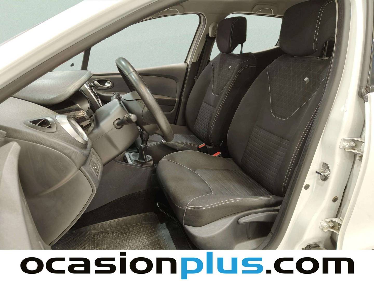 Foto asientos delanteros Renault Clio Renault Clio Limited 1.2 16v (75 CV)