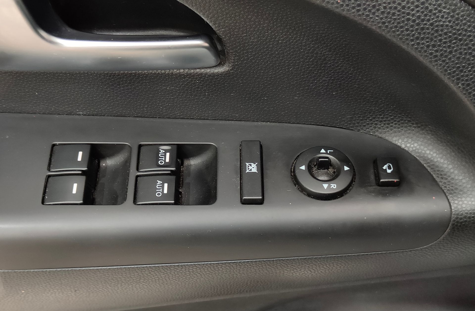 Kia Venga 1.4 Cvvt x-Tech17 - foto 17