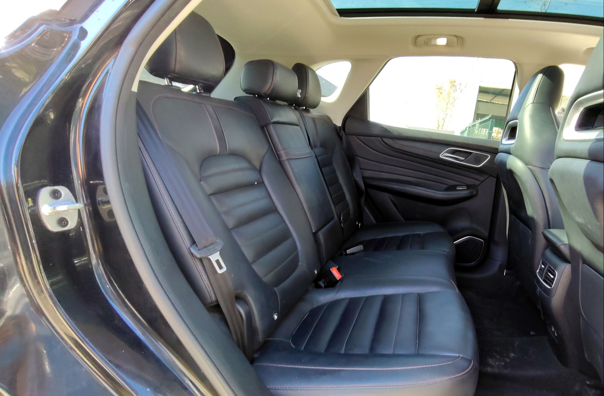 MG HS 1.5 Turbo GDI Luxury DCT - foto 21
