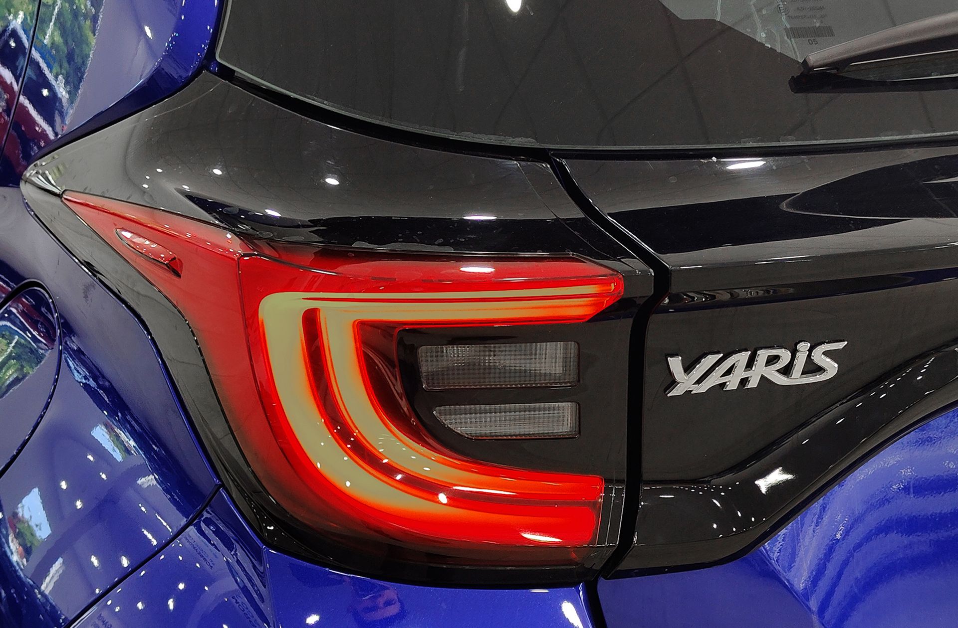 Toyota Yaris 120H Active Plus - foto 16