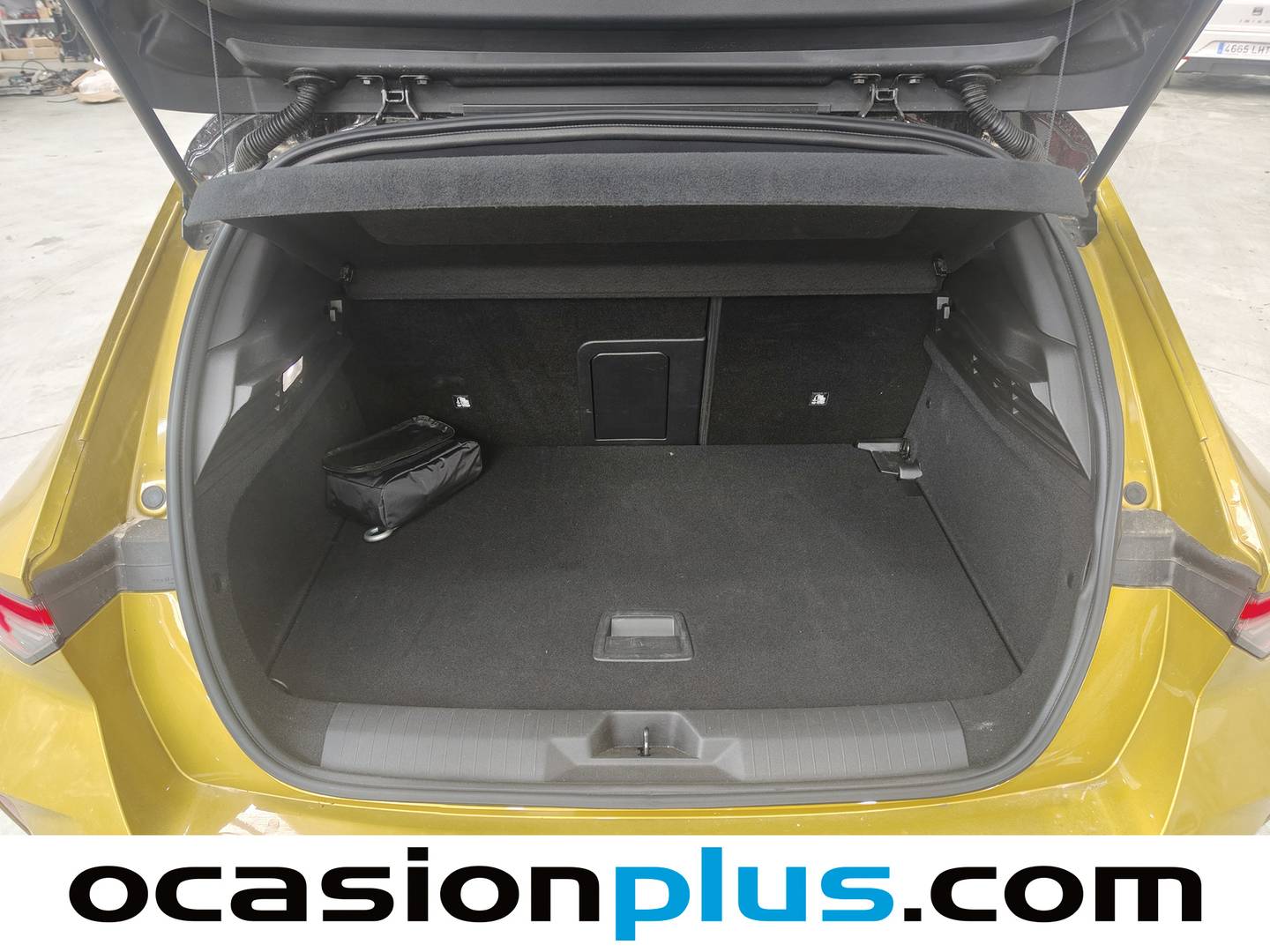 Foto Opel Astra Opel Astra 1.2 Turbo XHT GS (130 CV)