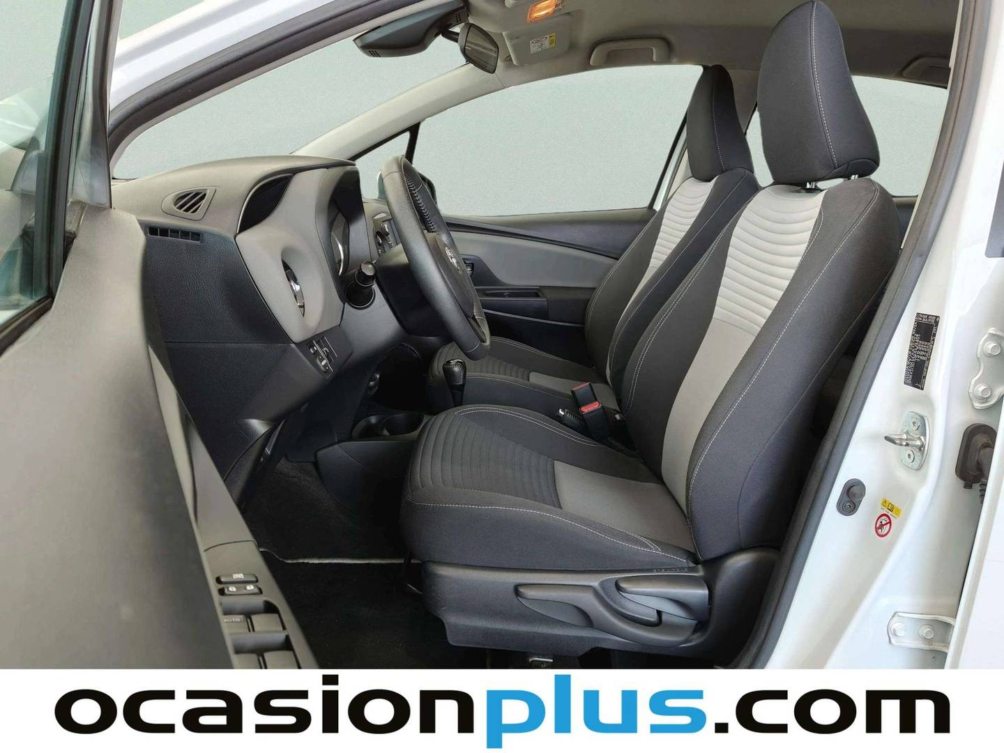 Foto asientos delanteros Toyota Yaris Toyota Yaris 1.5 Hybrid Active (100 CV)