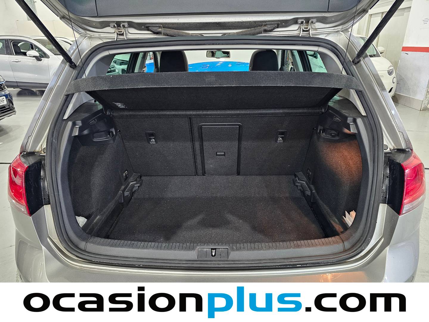 Fotos maletero Volkswagen Golf Volkswagen Golf Advance 1.6 TDI BMT (105 CV) DSG